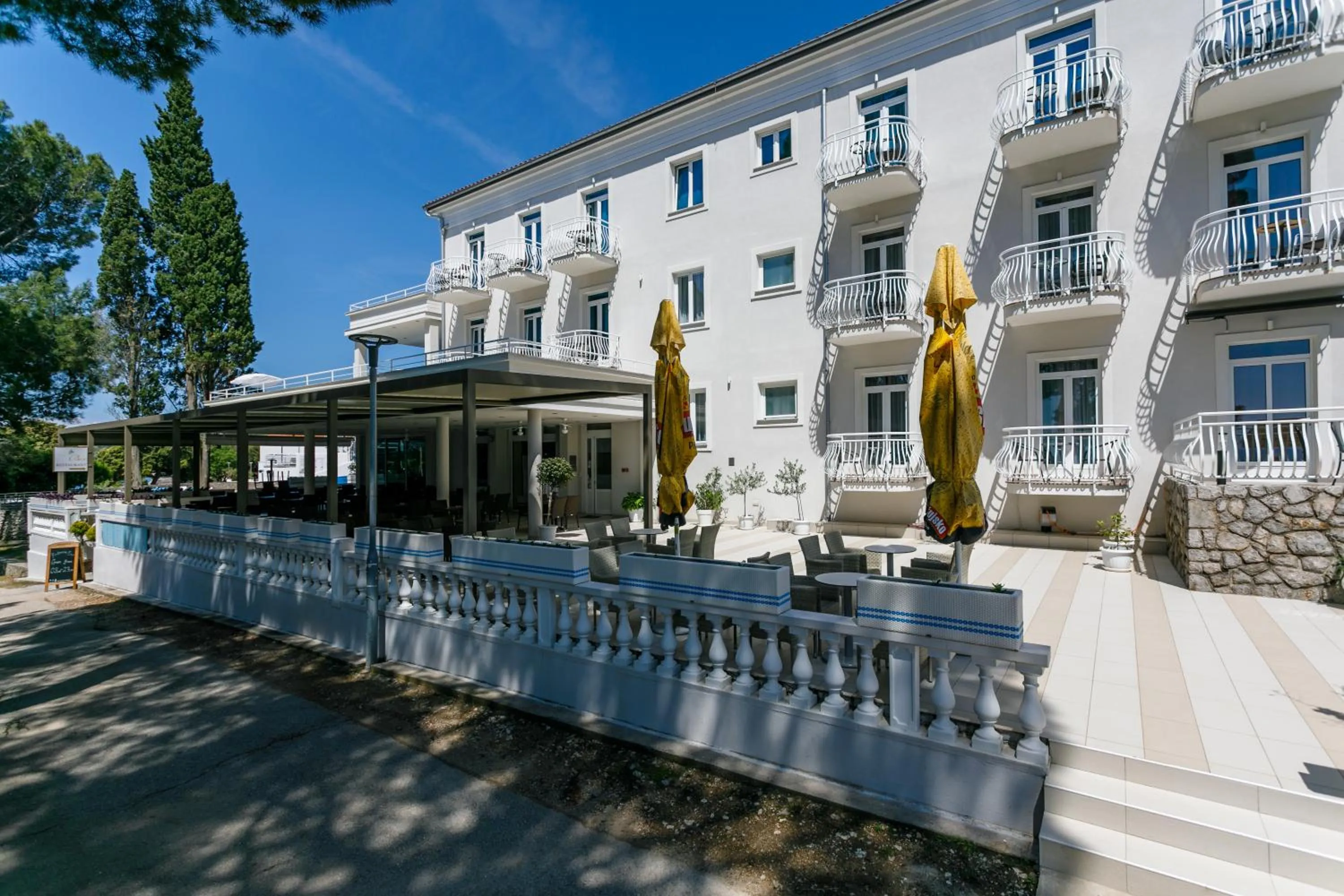 Property building in Hotel Bor