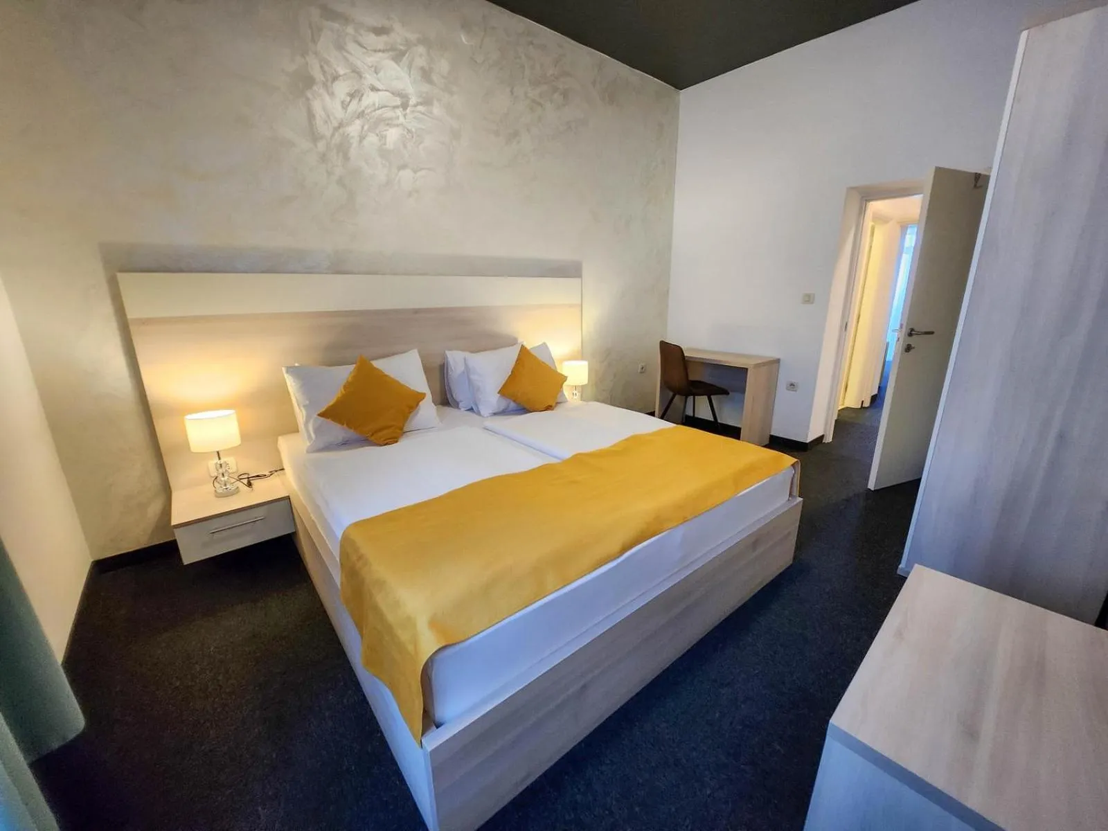 Bedroom, Bed in Hotel Bor