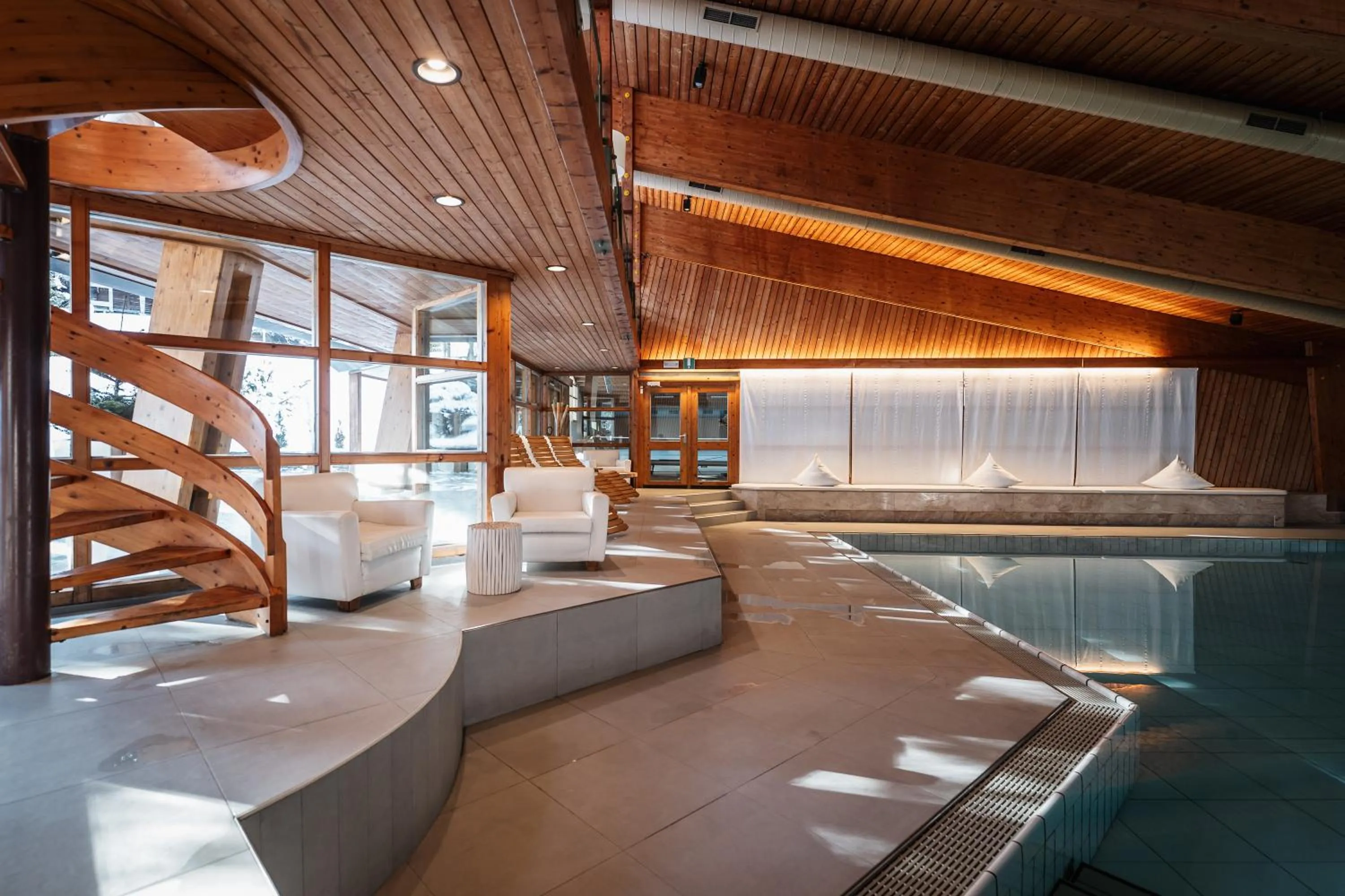 Swimming pool in Sporthotel Teresa