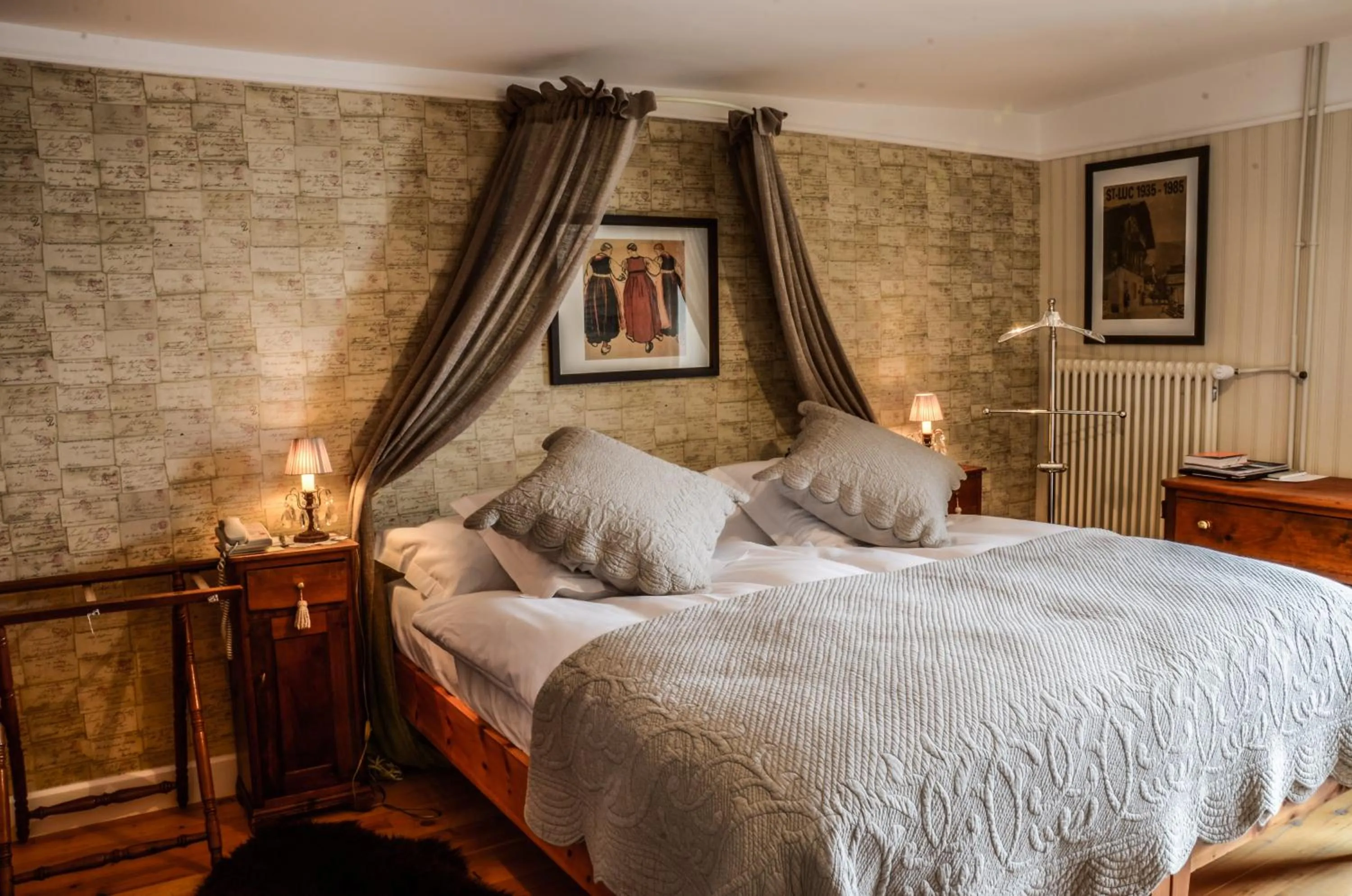 Bed in Hôtel Bella Tola & SPA