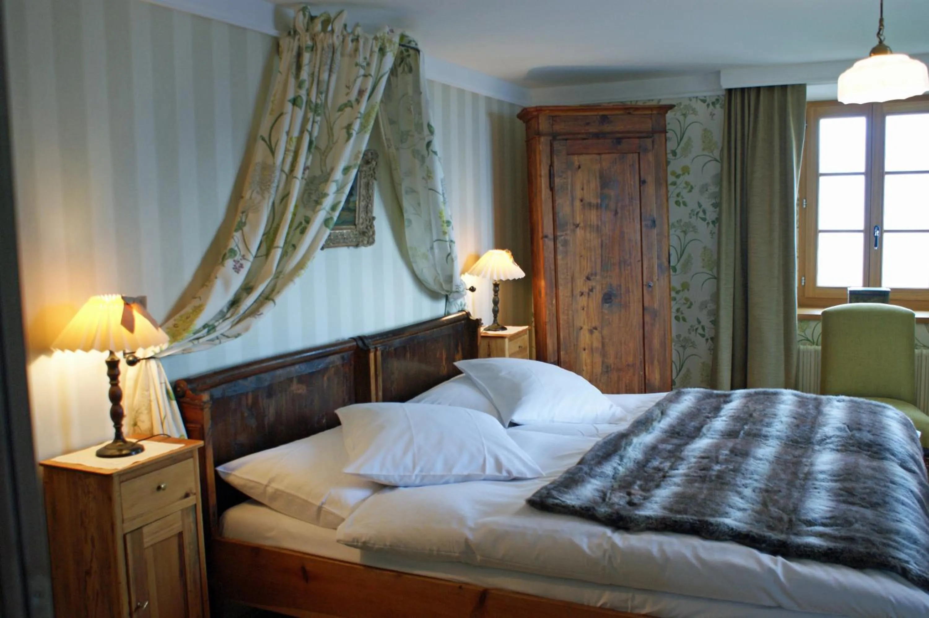 Bed in Hôtel Bella Tola & SPA