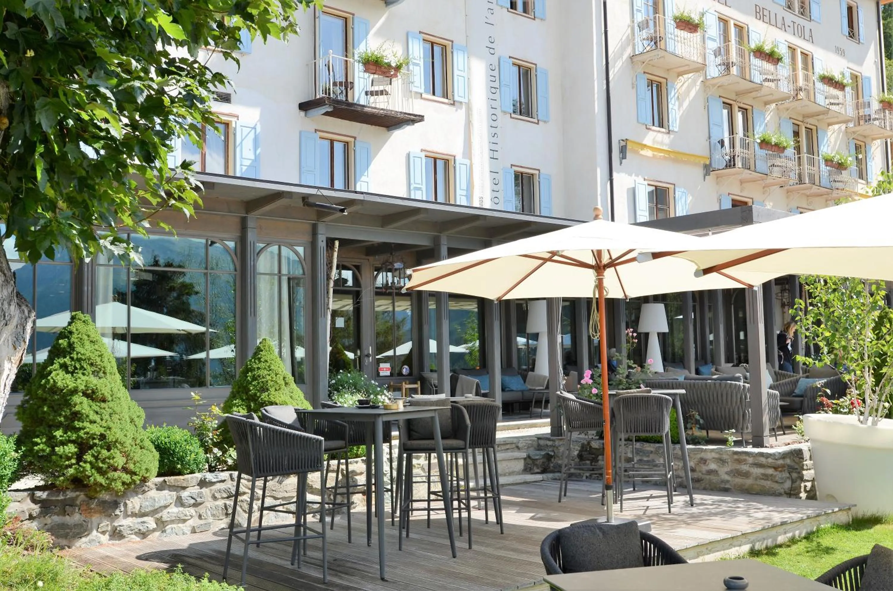 Property building in Hôtel Bella Tola & SPA