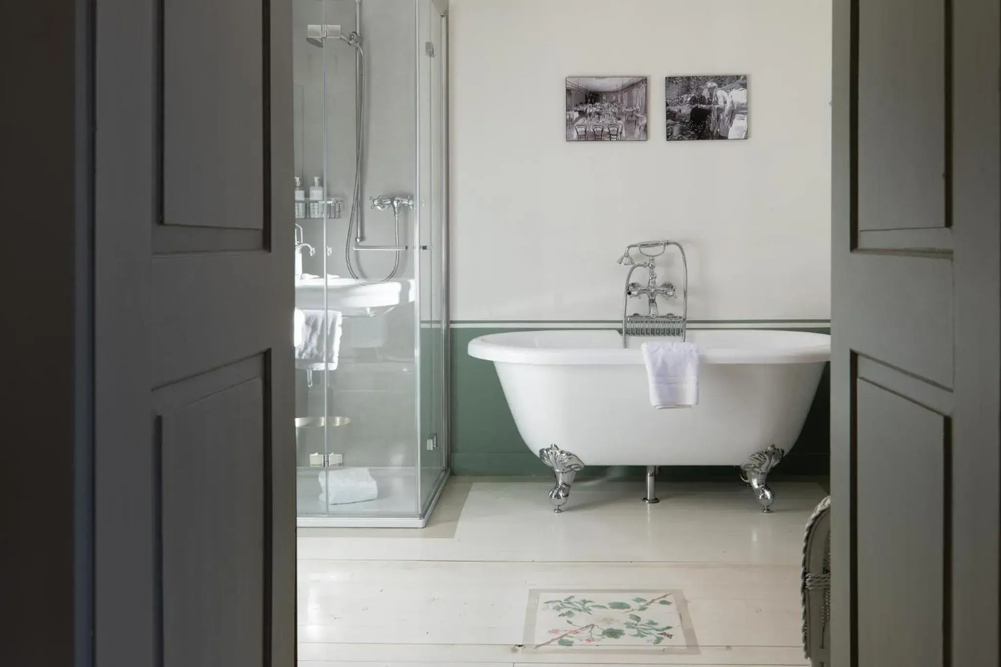 Deluxe Double Room with Mountain View in Hôtel Bella Tola & SPA Deluxe Double Room with Mountain View in Hôtel Bella Tola & SPA