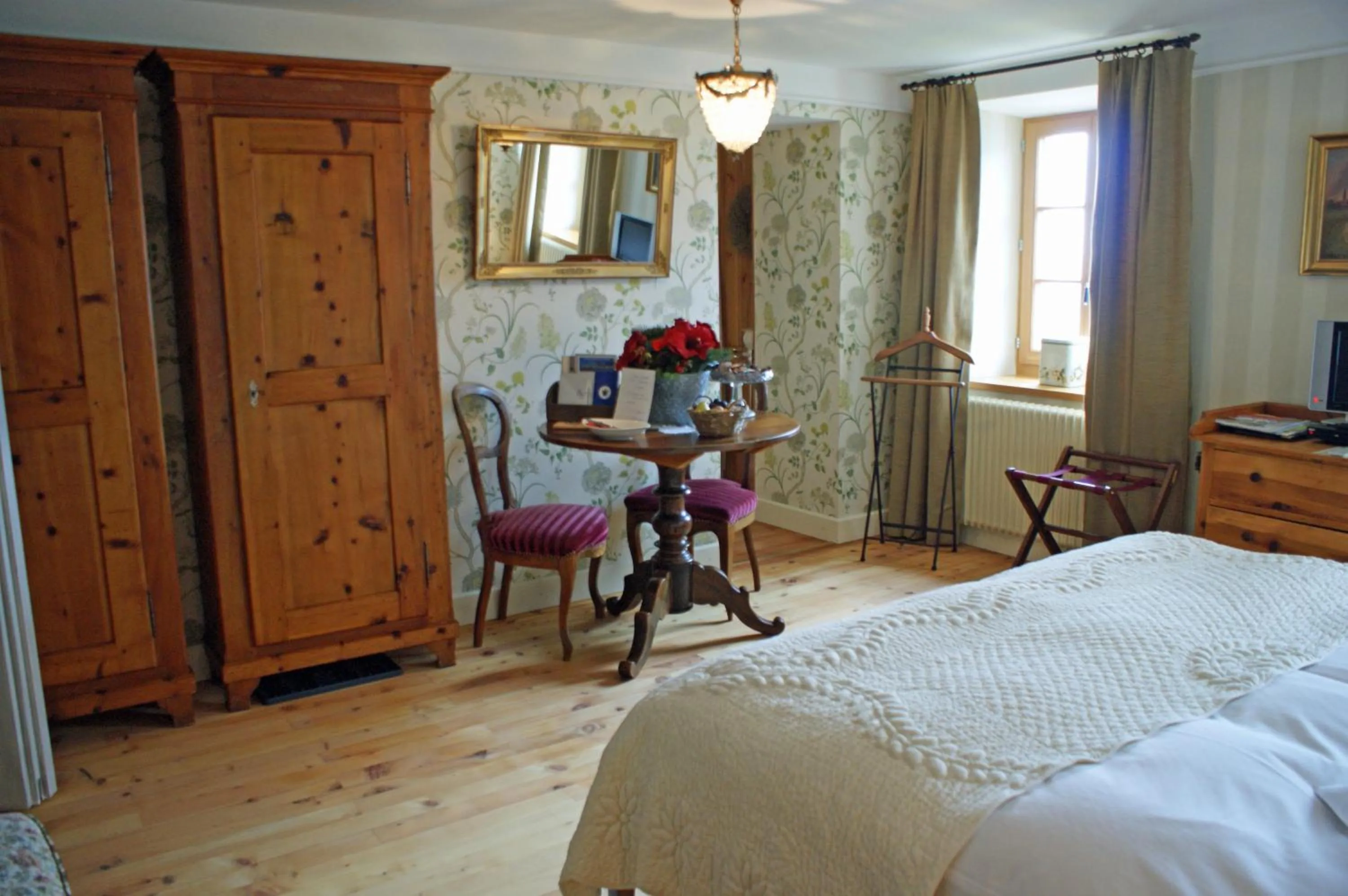 Bed in Hôtel Bella Tola & SPA