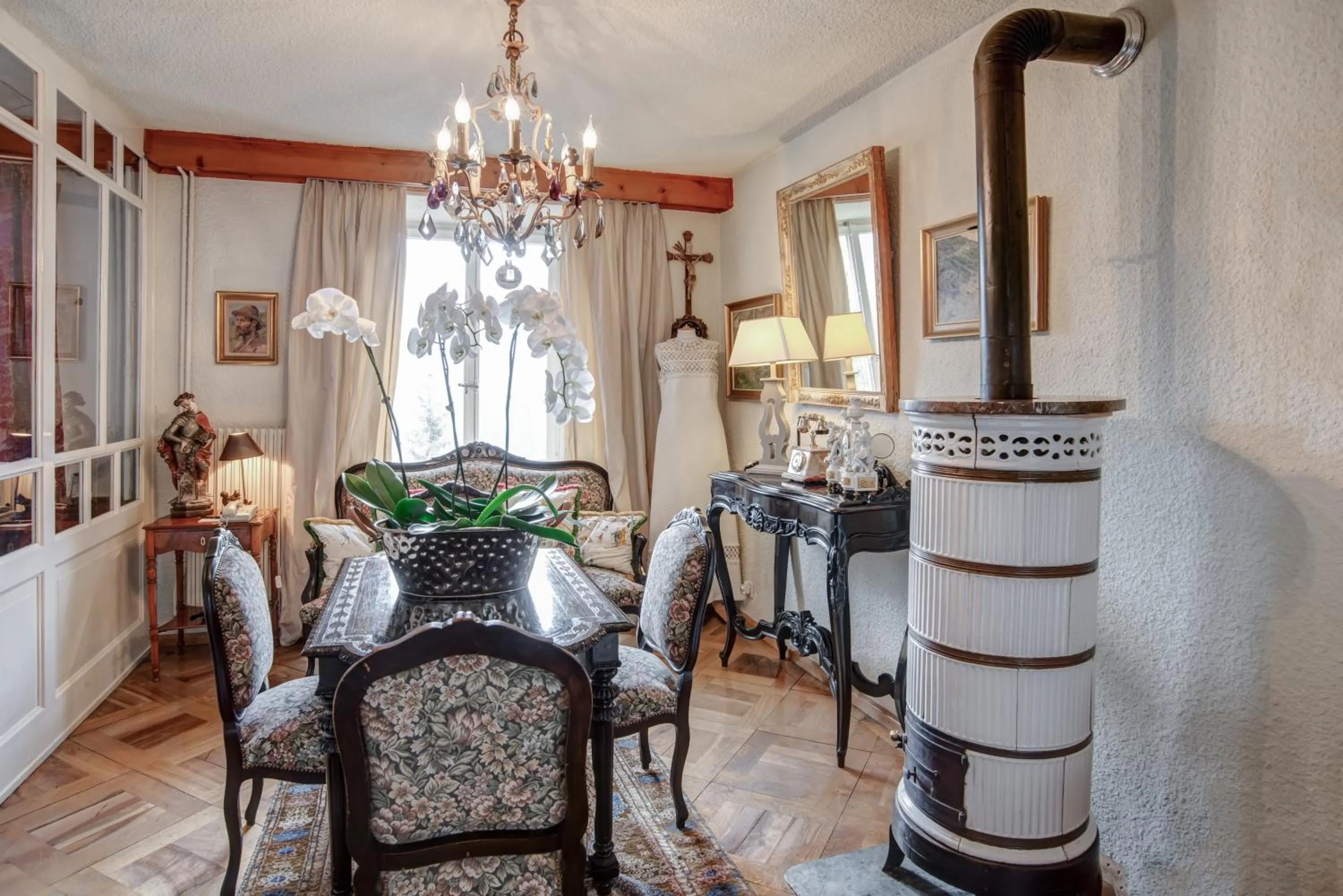 Lounge or bar in Hôtel Bella Tola & SPA