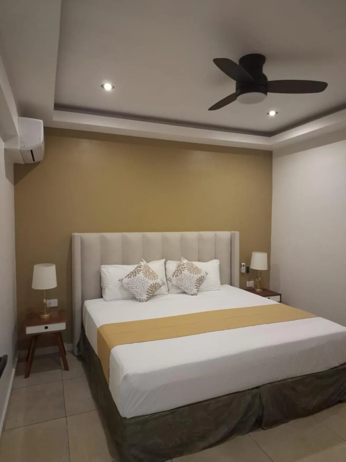 Bed in Hotel Scarlette