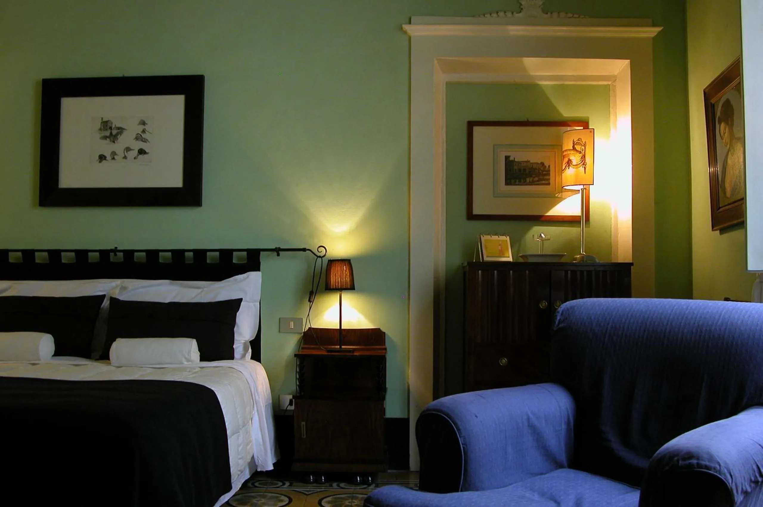 Decorative detail, Bed in Alberghino B&B