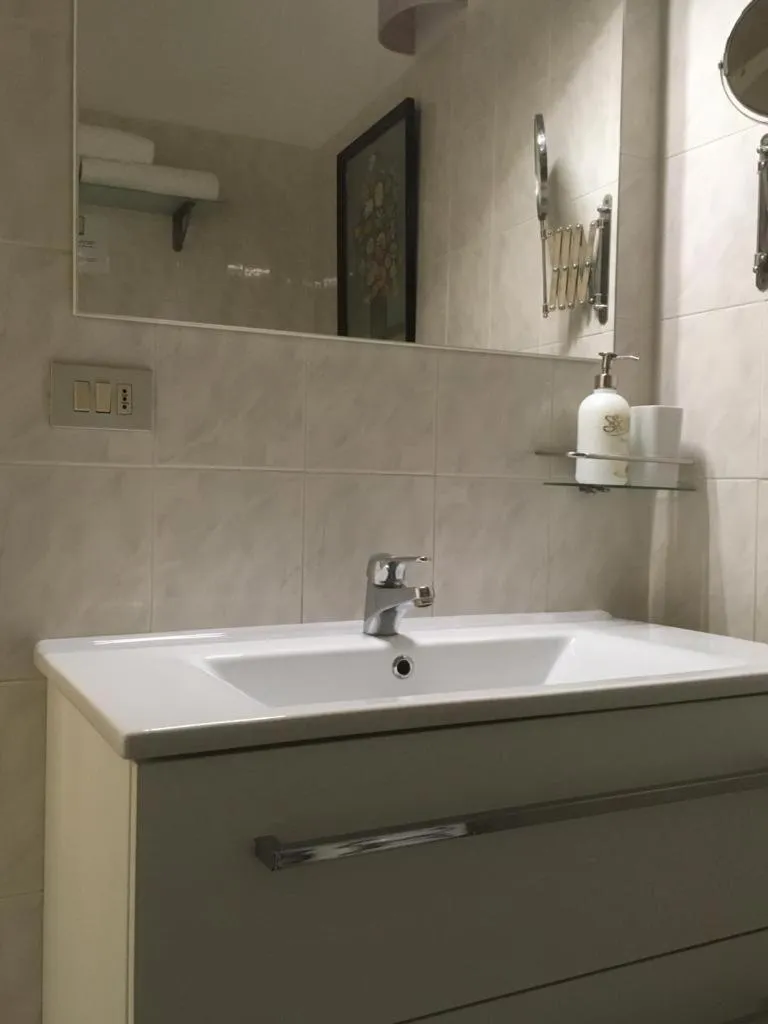Bathroom in Alberghino B&B