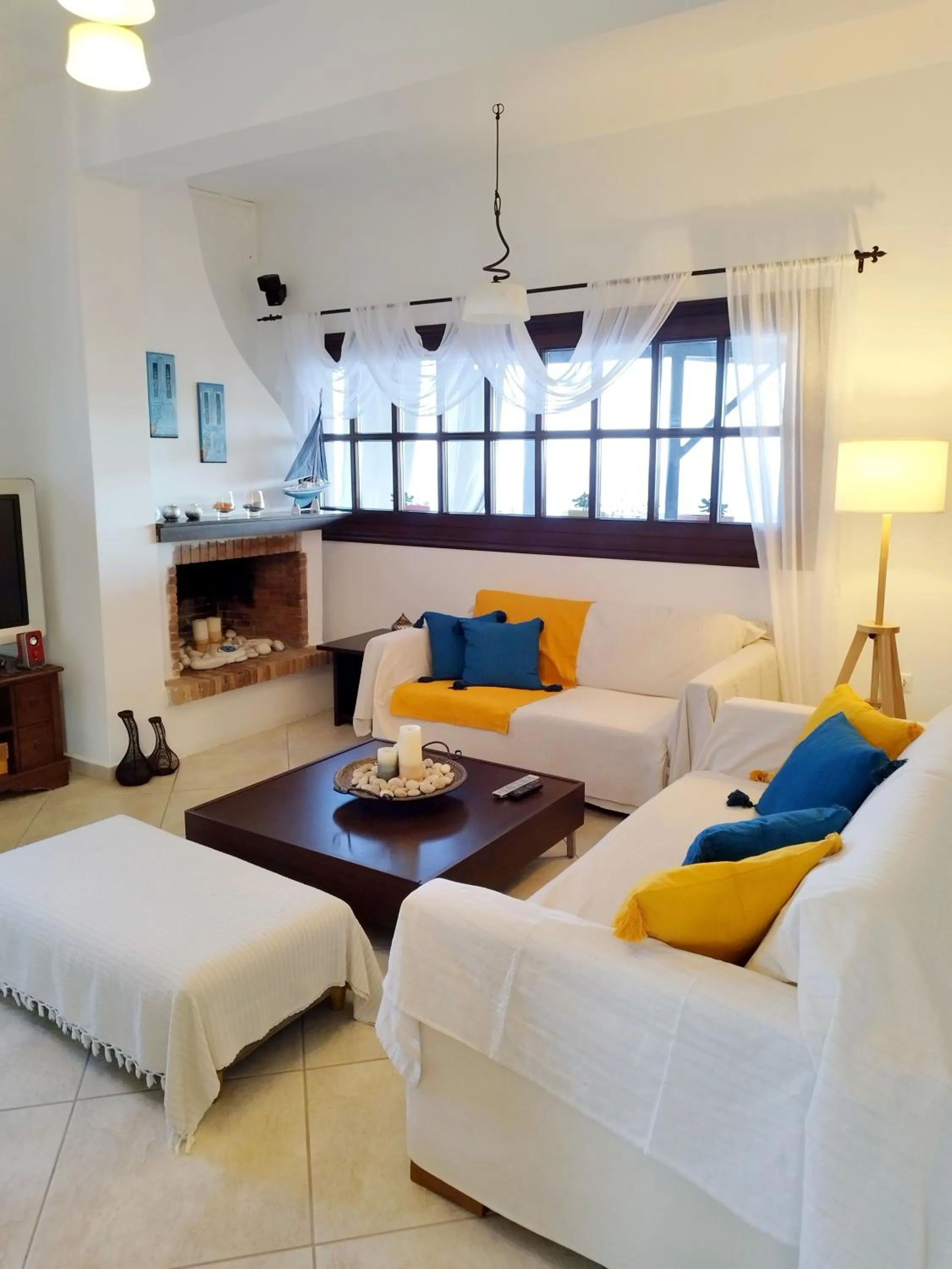 Lobby or reception, Bed in Yalis Hotel