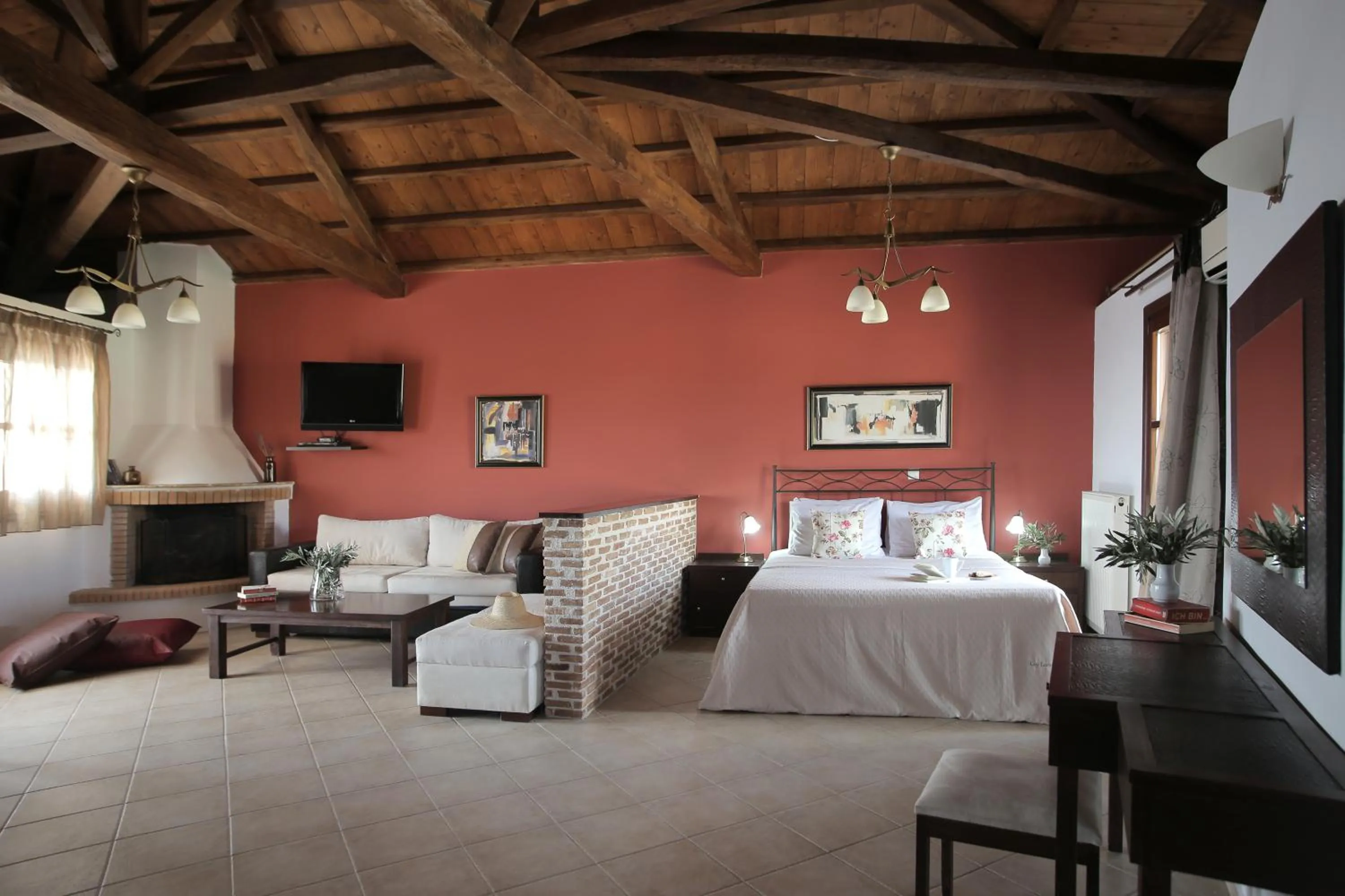 Photo of the whole room, Bed in Yalis Hotel