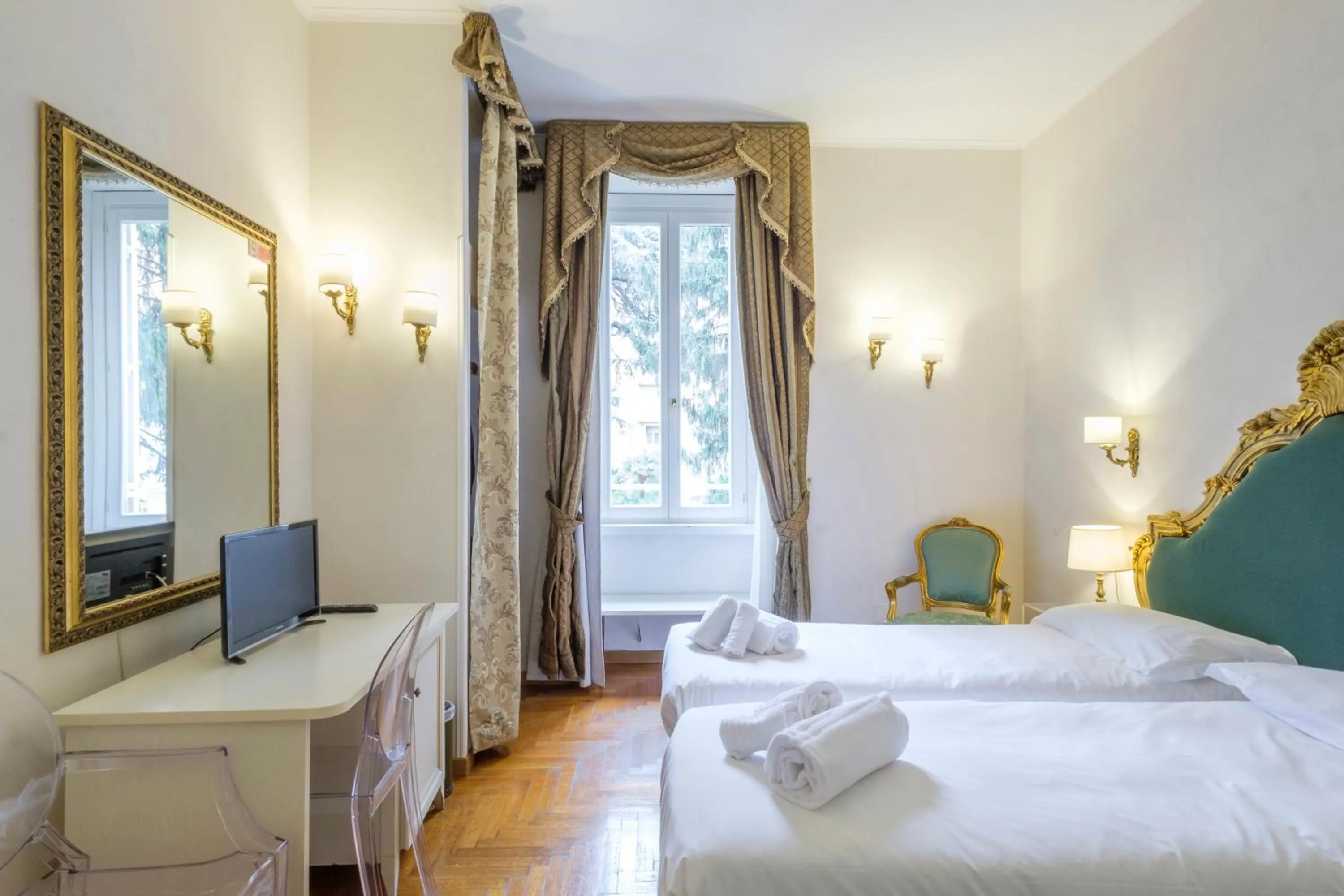 Bedroom, Bed in DCBoutiqueHotel