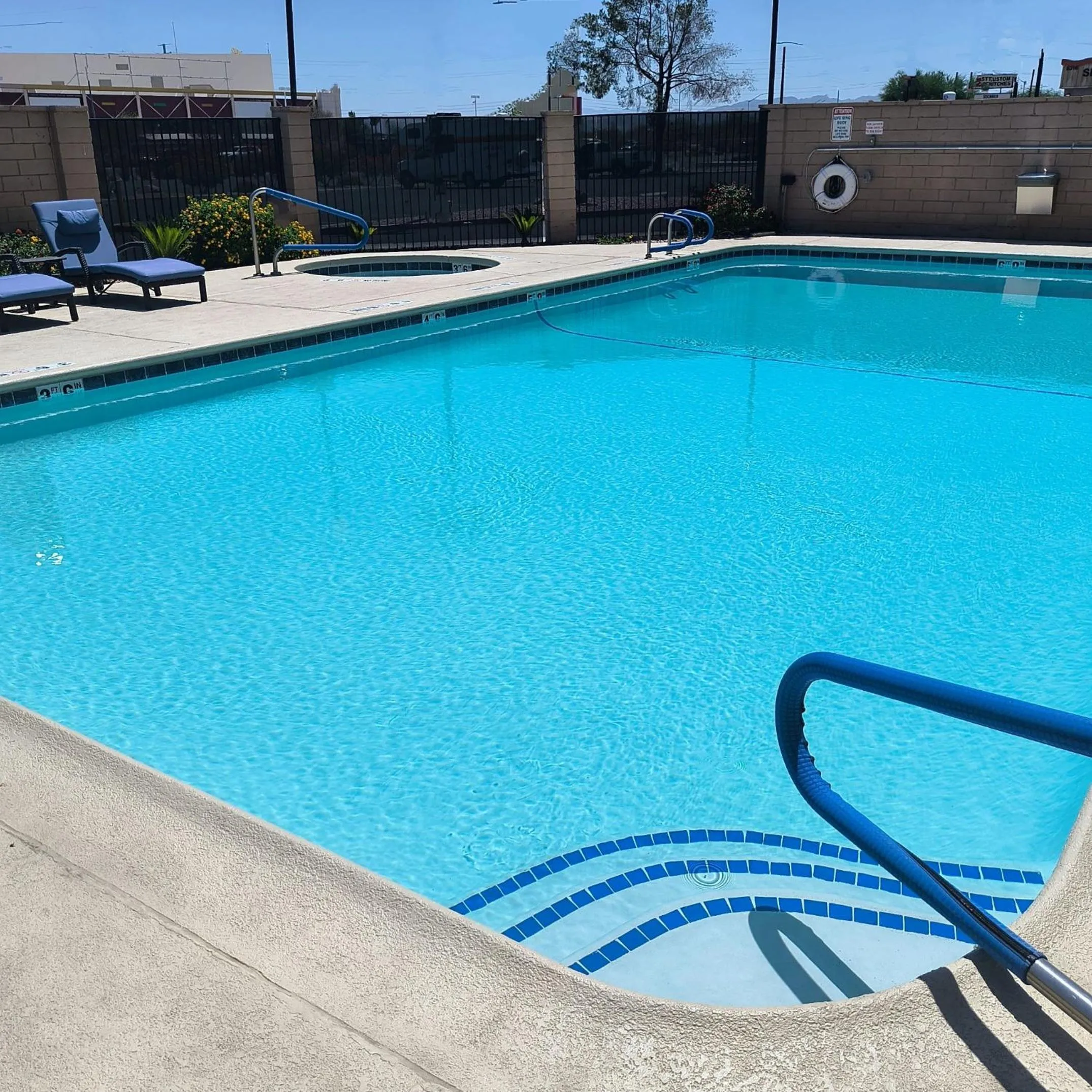 Swimming pool in Longhorn Boulder Highway