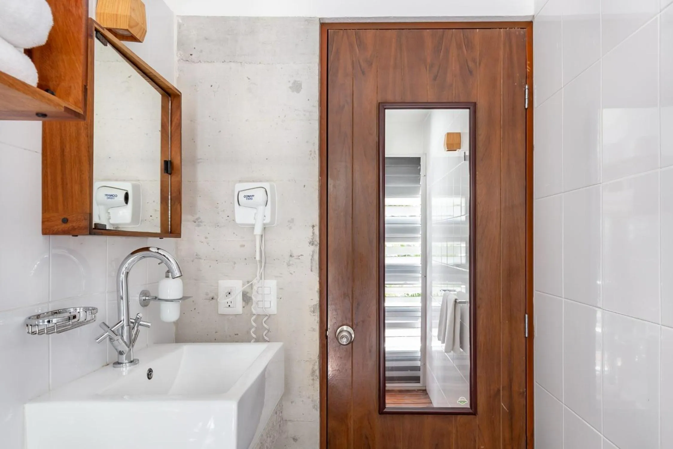 Bathroom in Casa de Piedra Tulum