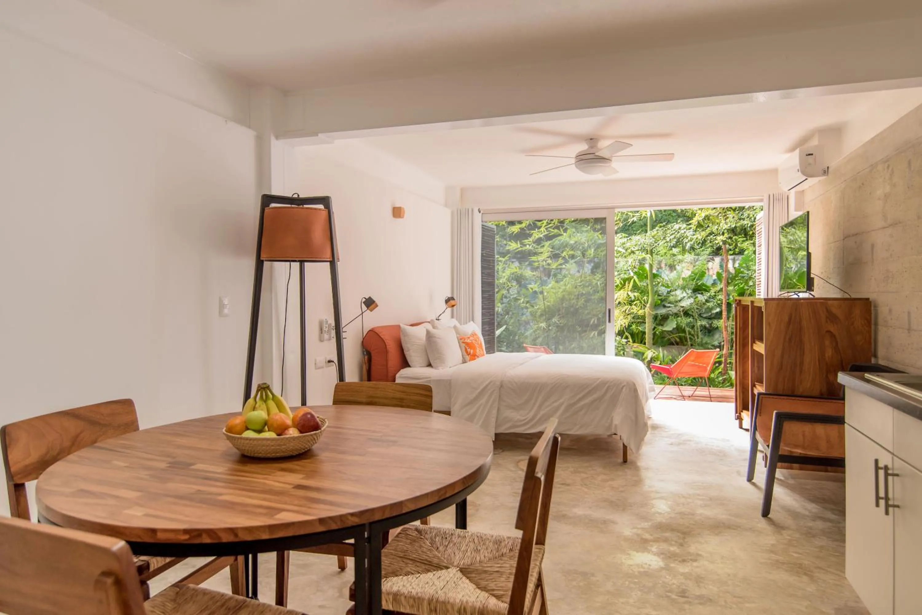 Dining area, Bed in Casa de Piedra Tulum