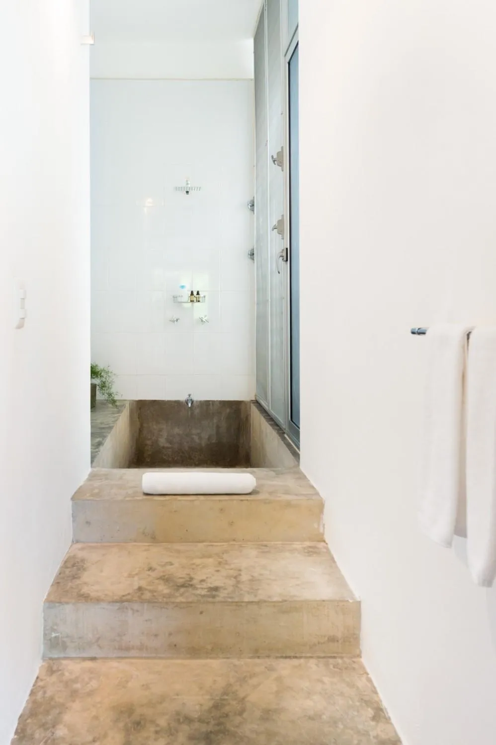 Shower, Bed in Casa de Piedra Tulum