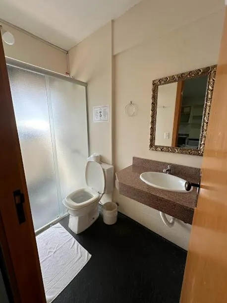 Toilet in Condall Palace Hotel