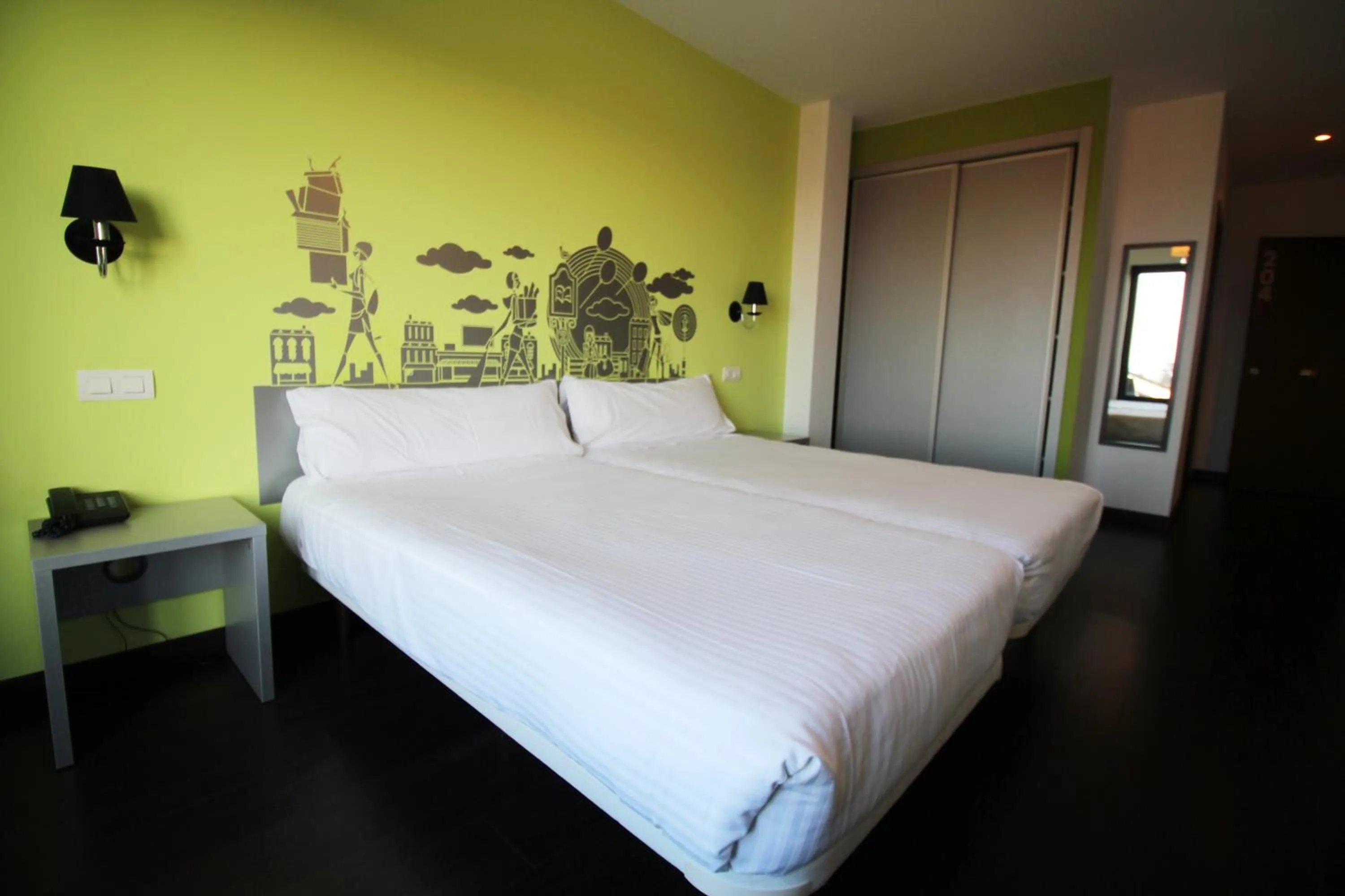 Photo of the whole room, Bed in Calas De Liencres