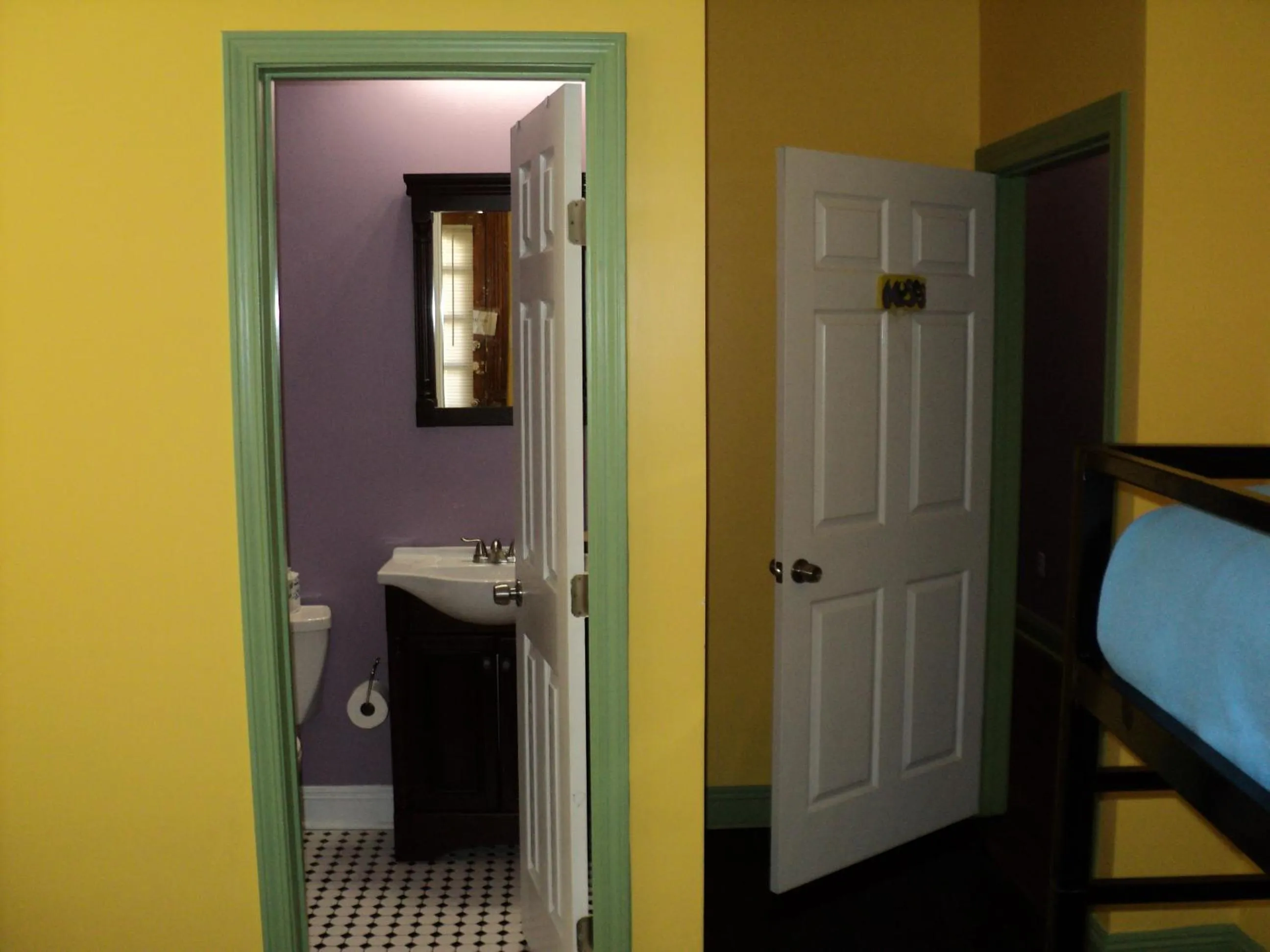 Bathroom, Bed in India House Hostel