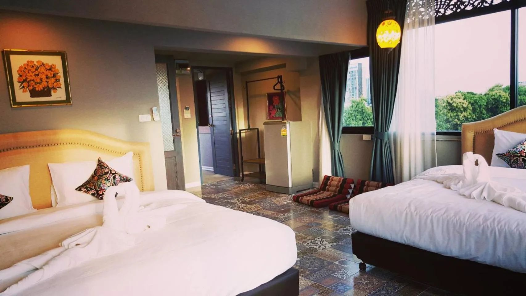 Photo of the whole room, Bed in Sridonchai Heritage, Night Bazaar Chiang Mai