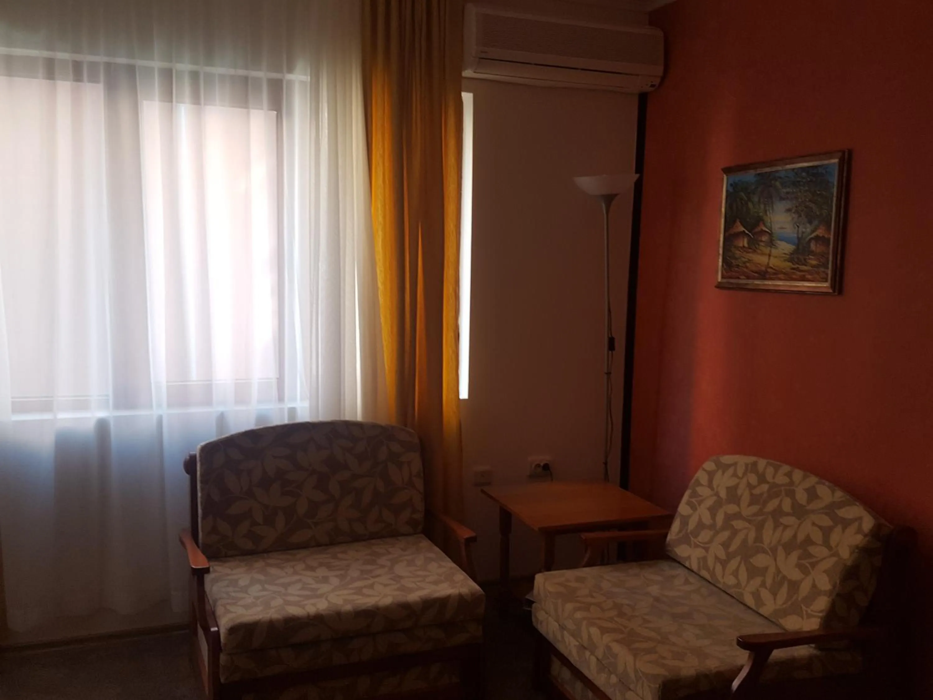 Photo of the whole room in Friends Family Hotel