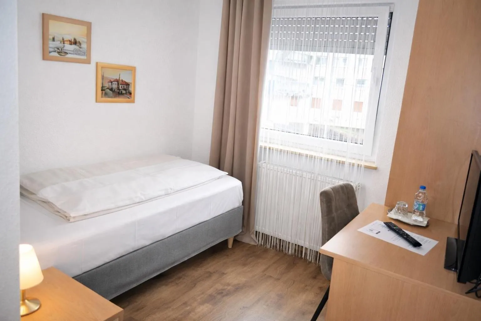 Bed in Hotel Discovery