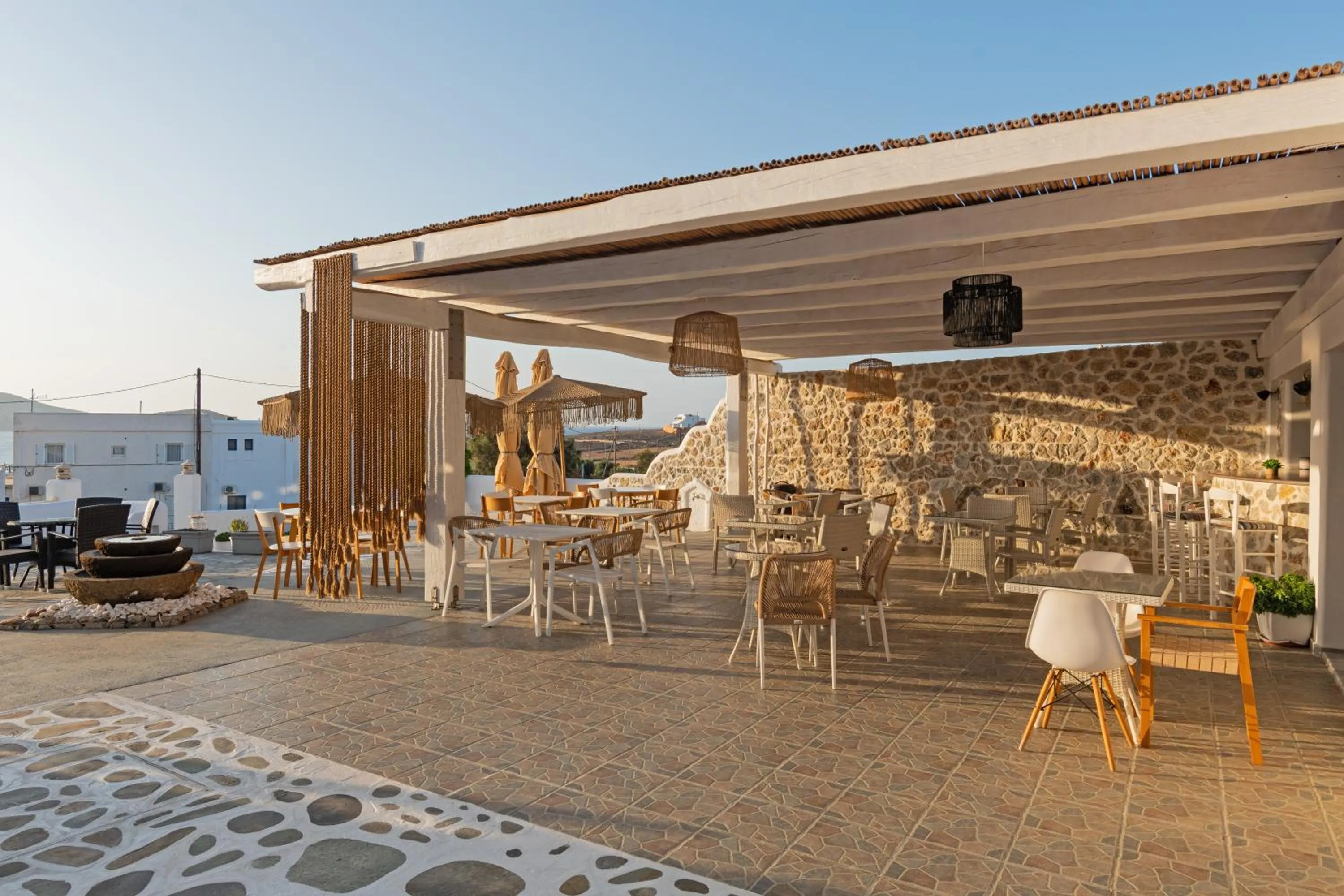 Restaurant/places to eat in Hotel Castillio