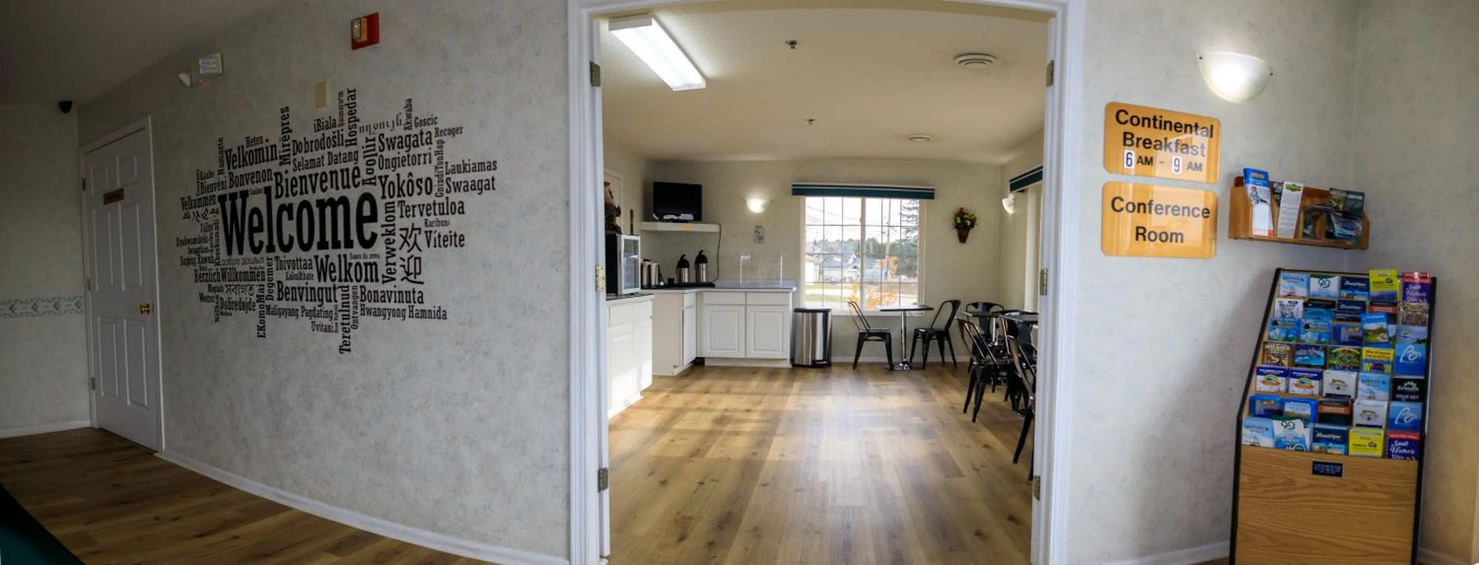 Lobby or reception in Mountain Host Motor Inn