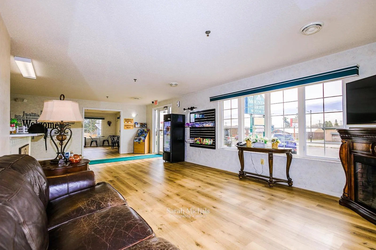 Lobby or reception in Mountain Host Motor Inn