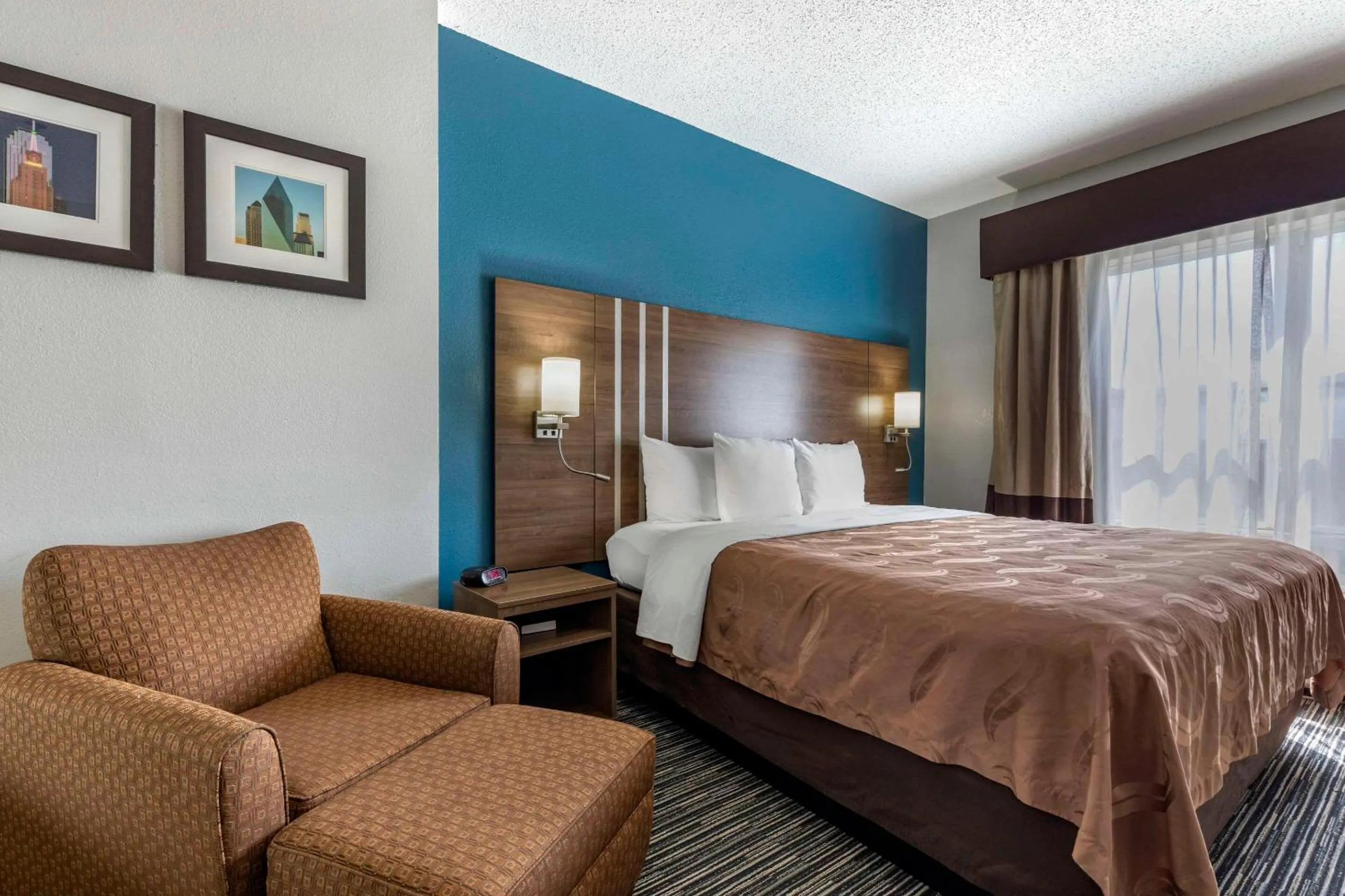 Bedroom, Bed in Quality Inn & Suites I-35 E-Walnut Hill