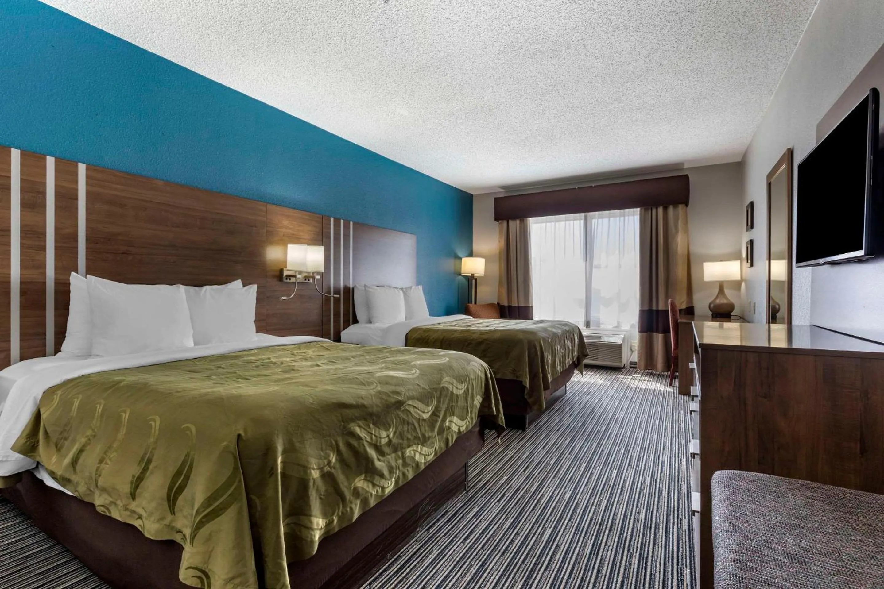 Bedroom, Bed in Quality Inn & Suites I-35 E-Walnut Hill