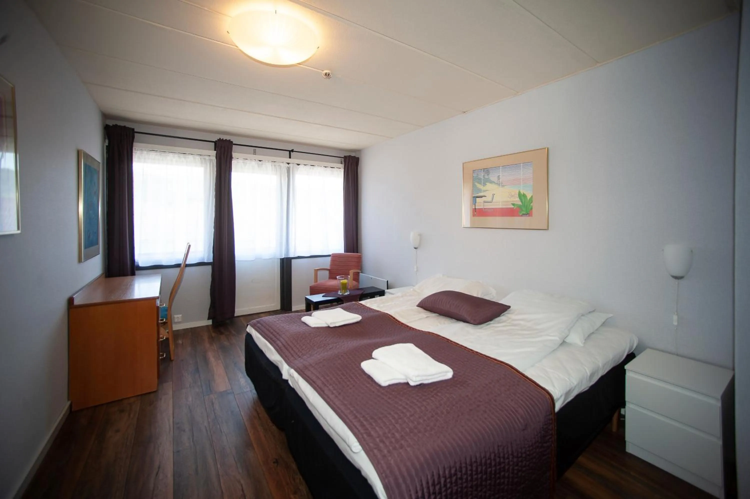 Photo of the whole room in Strand Fjordmotel