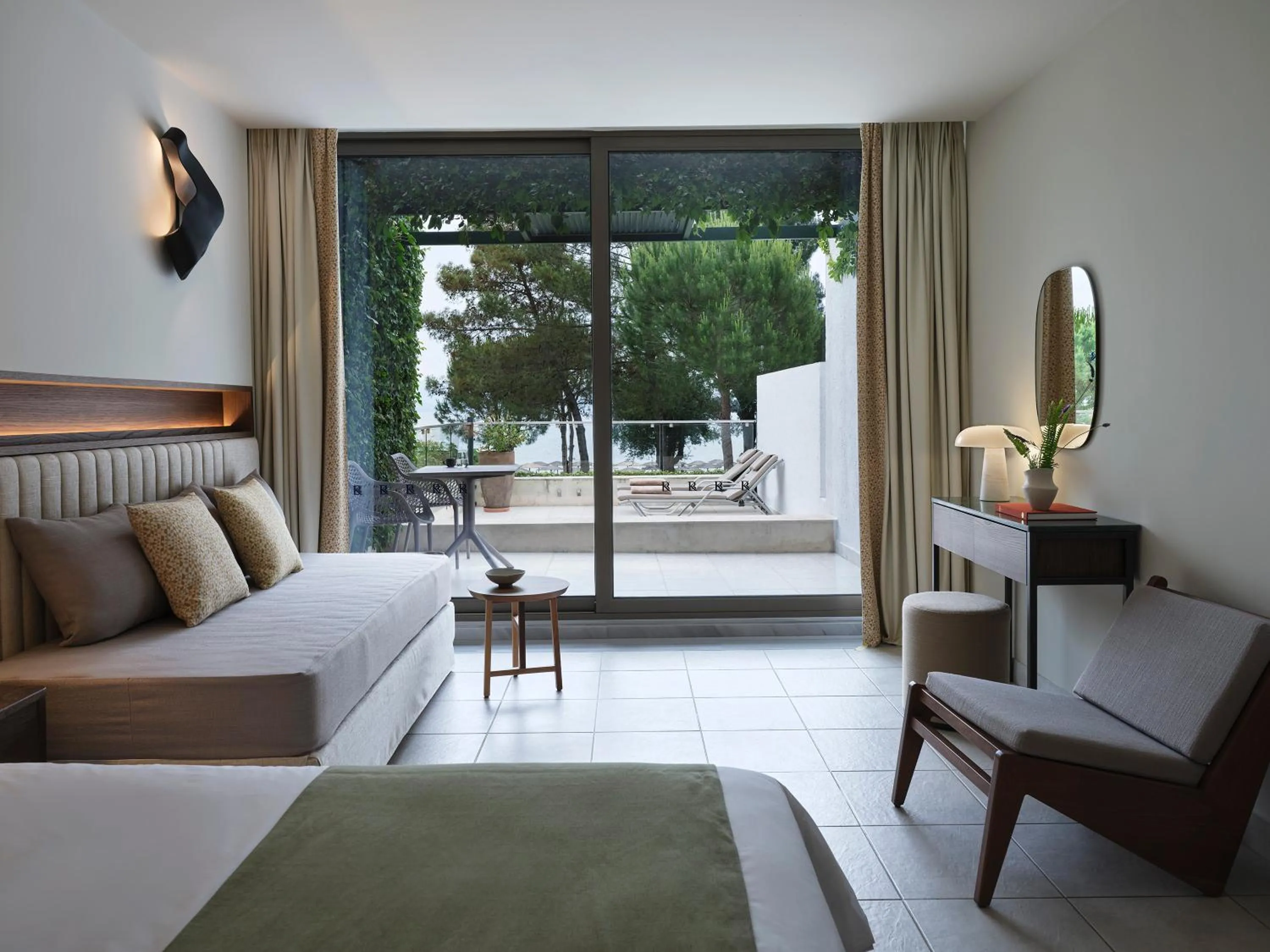 Bed in Kontokali Bay Resort & Spa