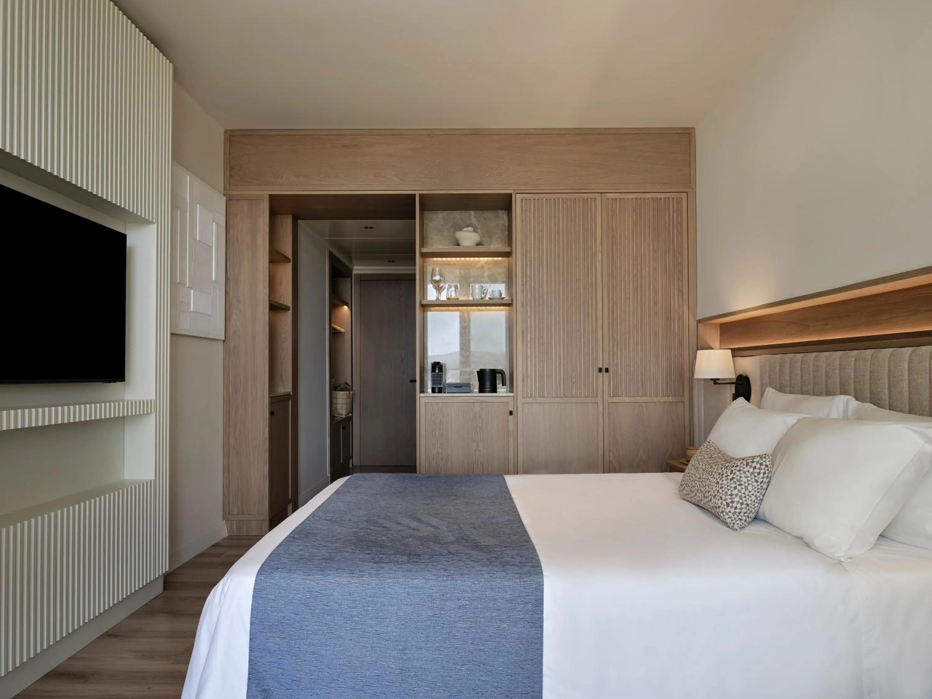 Bed in Kontokali Bay Resort & Spa