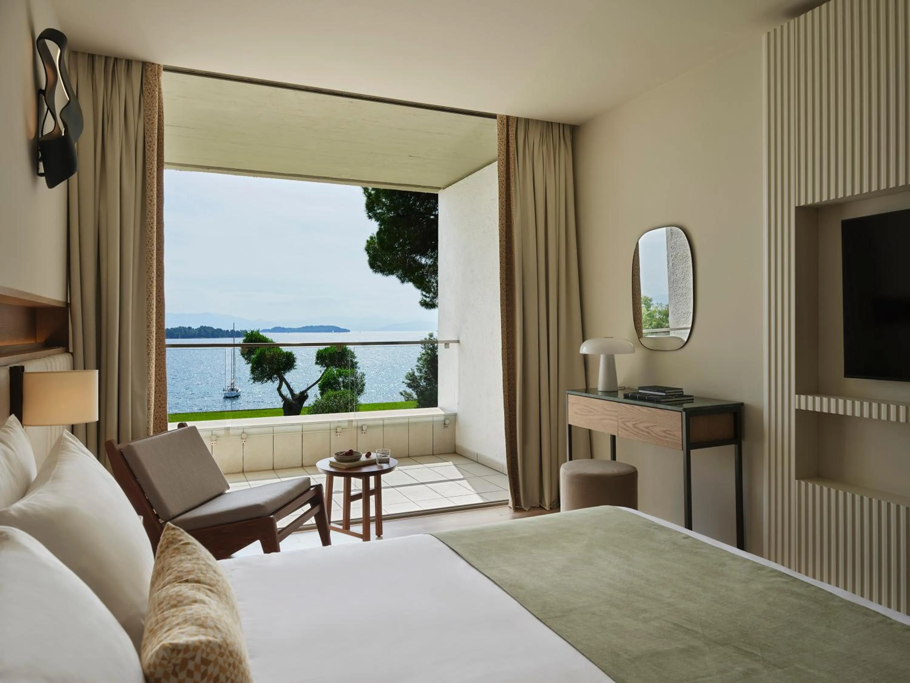 Bed in Kontokali Bay Resort & Spa