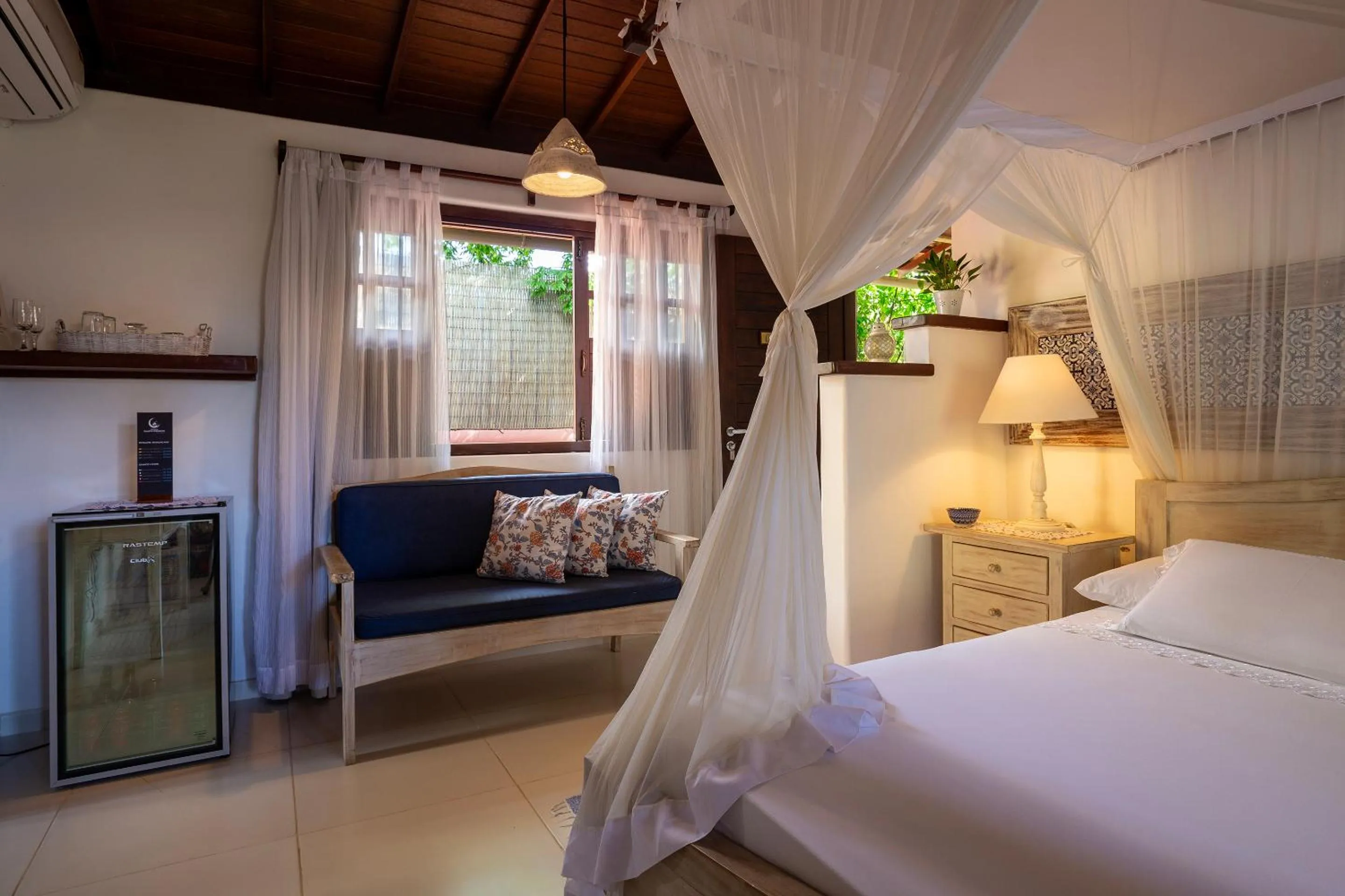 Photo of the whole room, Bed in Pousada Quarto Crescente