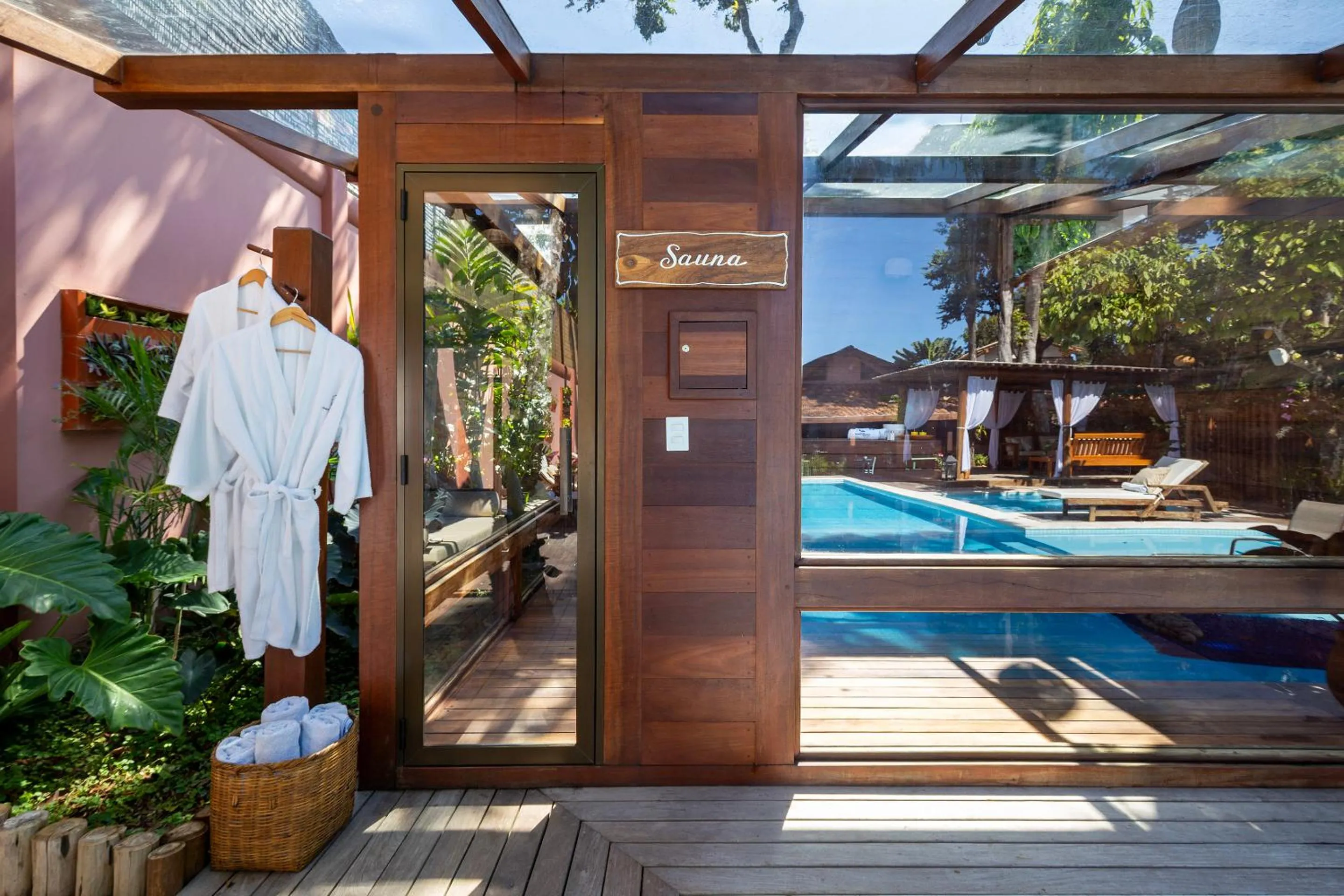 Swimming pool in Pousada Quarto Crescente