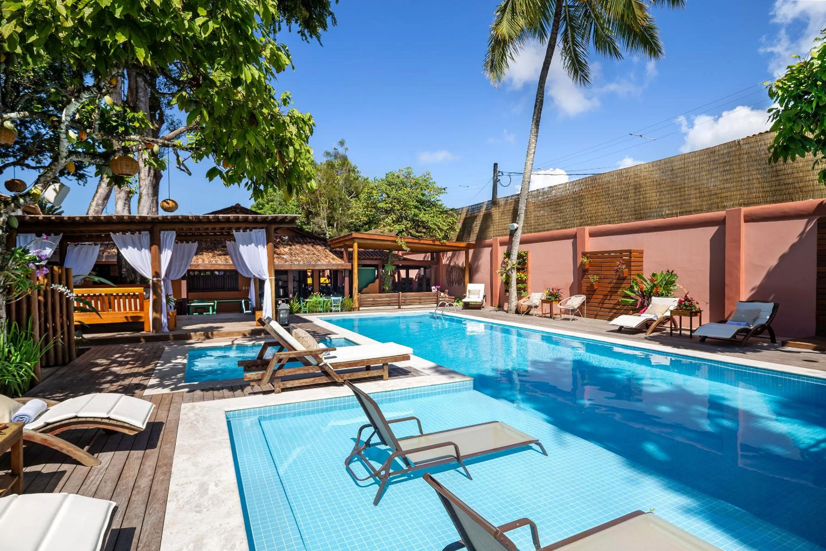 Swimming pool in Pousada Quarto Crescente