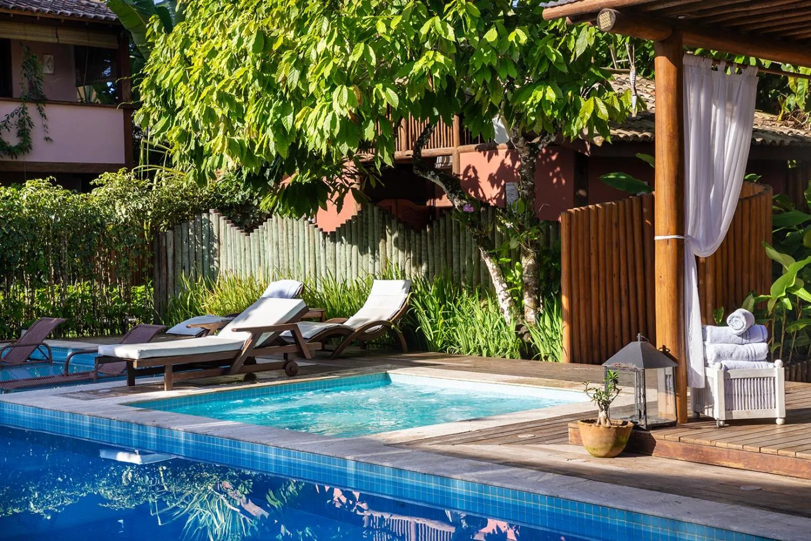 Swimming pool in Pousada Quarto Crescente