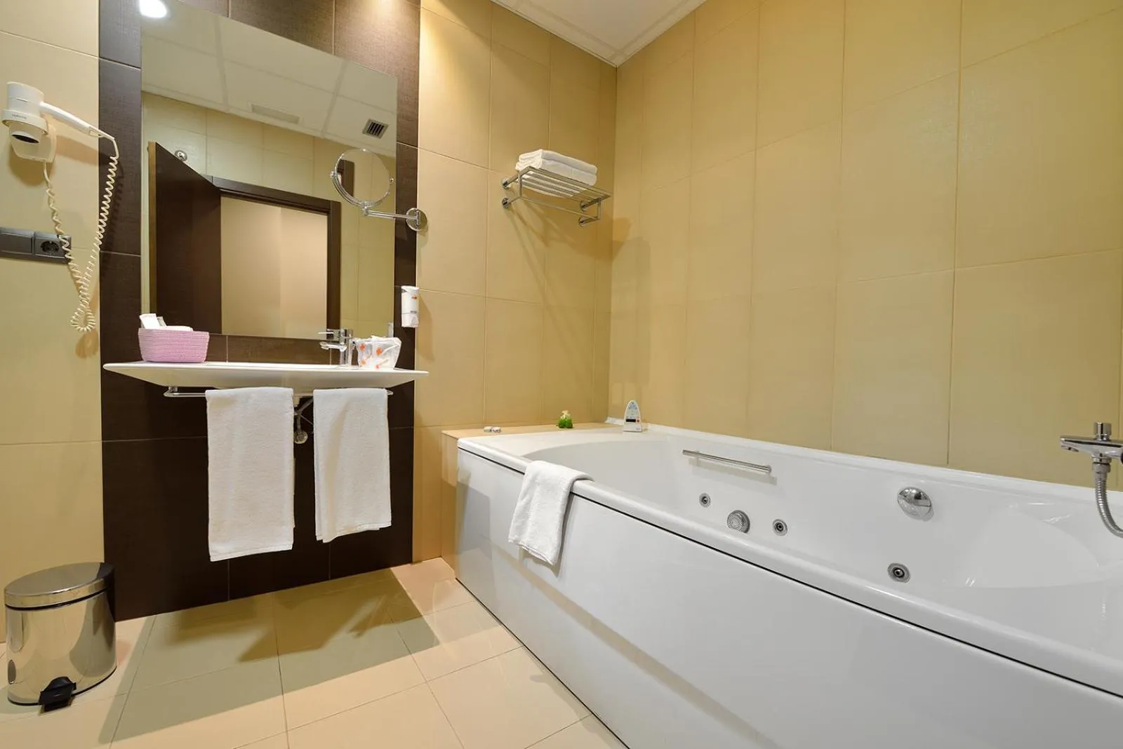 Hot Tub in Hotel Spa Norat Torre Do Deza 4* Superior