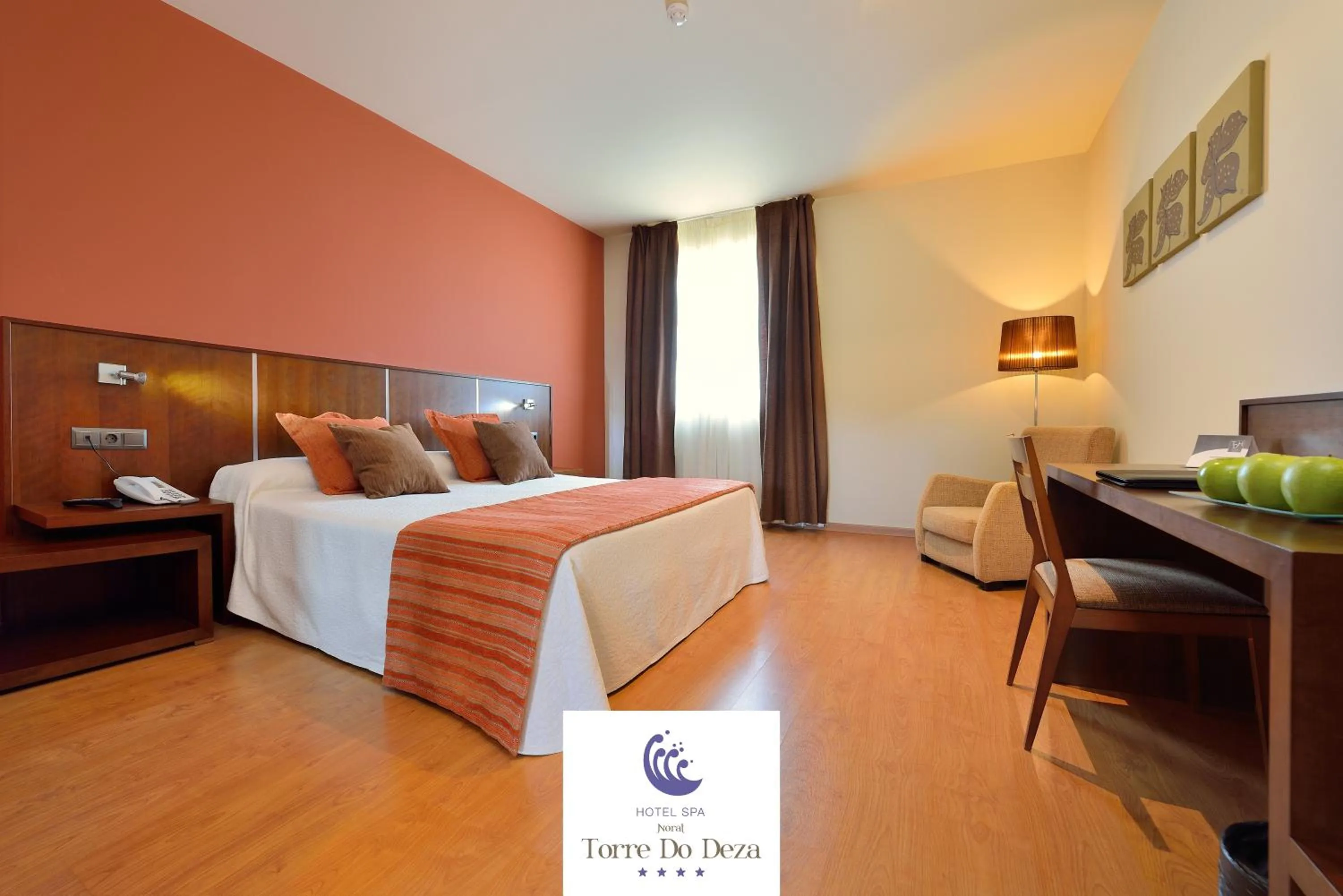 Photo of the whole room, Bed in Hotel Spa Norat Torre Do Deza 4* Superior