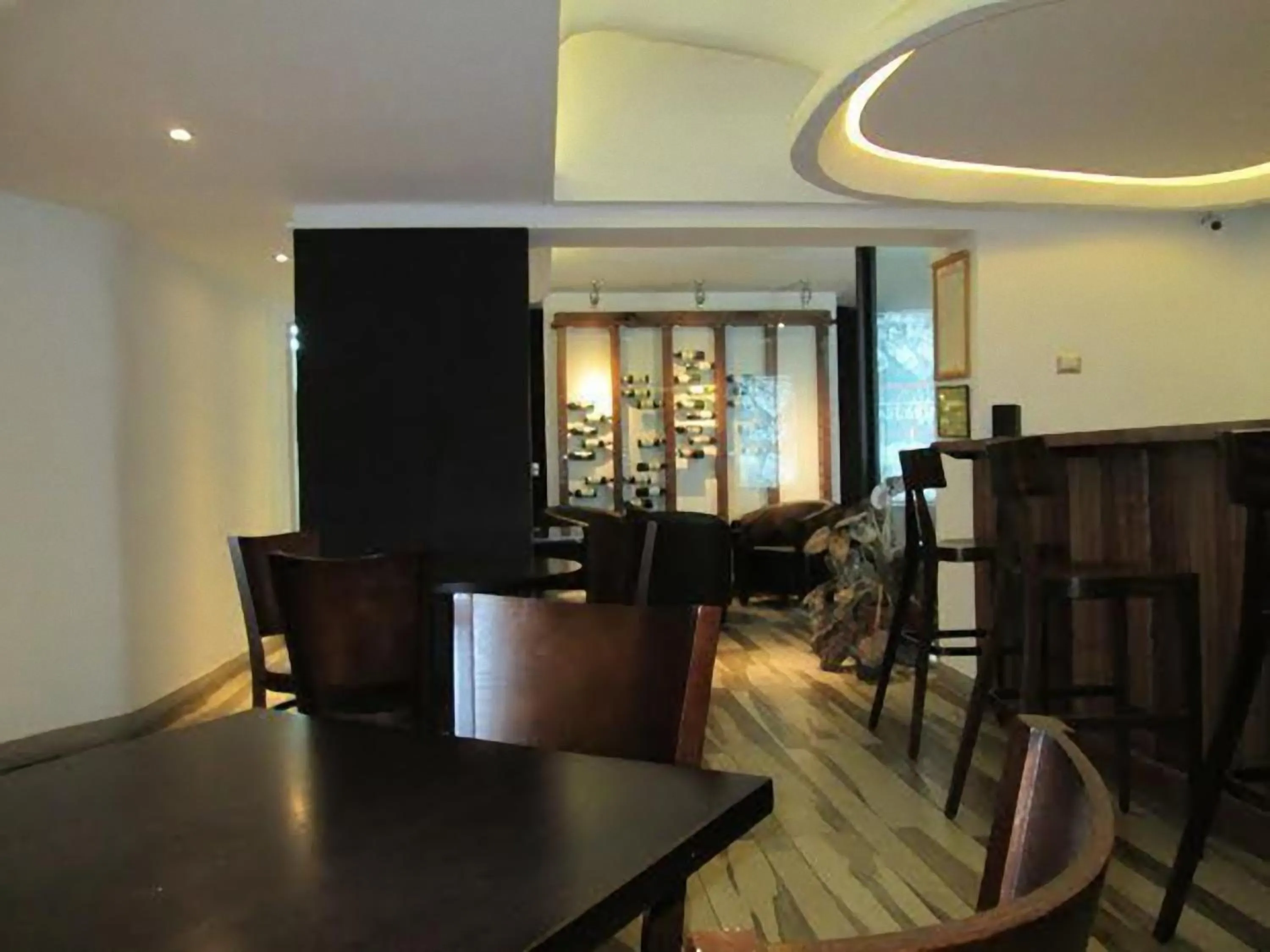 Restaurant/places to eat in Hotel Montecarlo Santiago