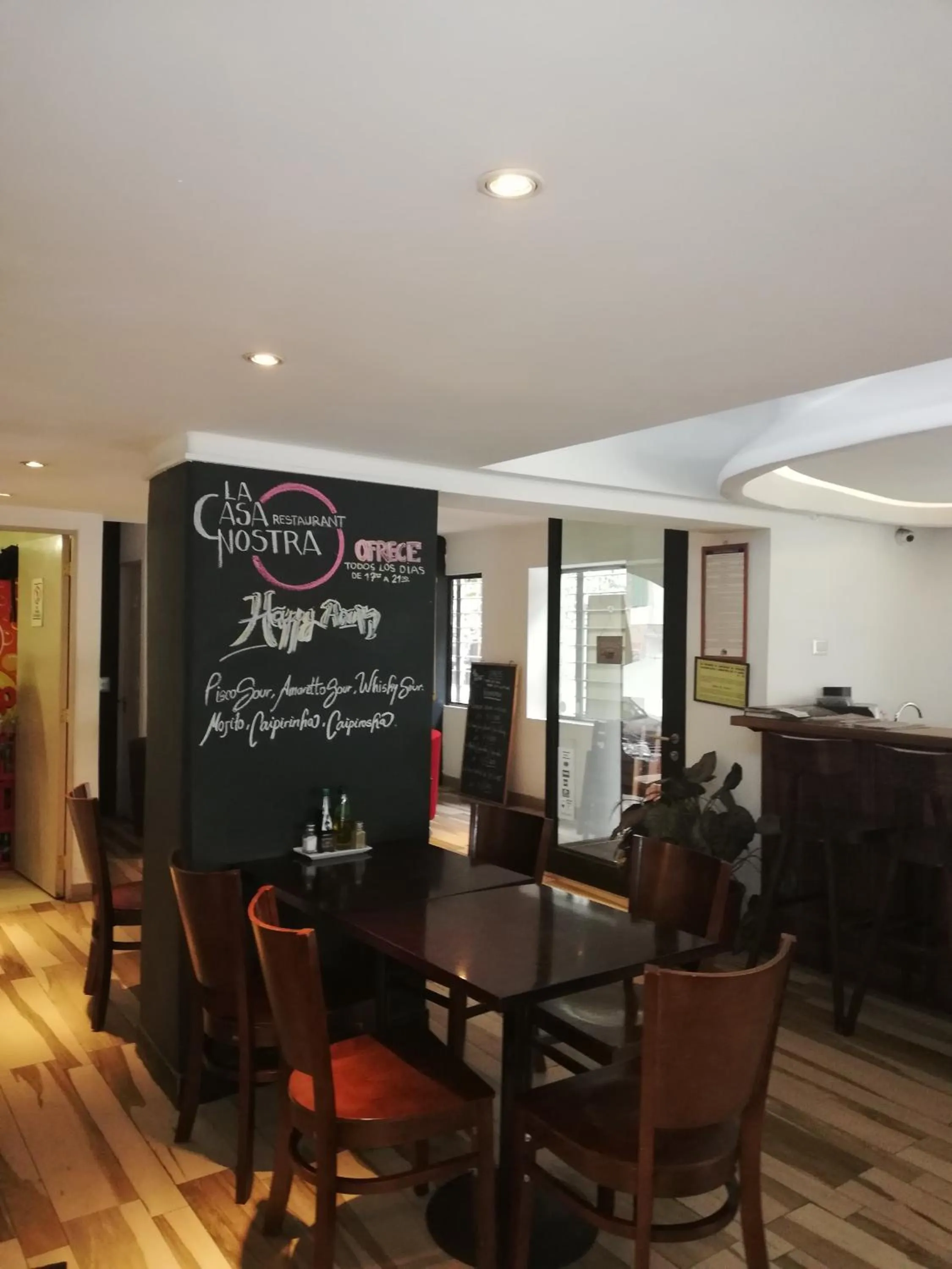 Restaurant/places to eat in Hotel Montecarlo Santiago