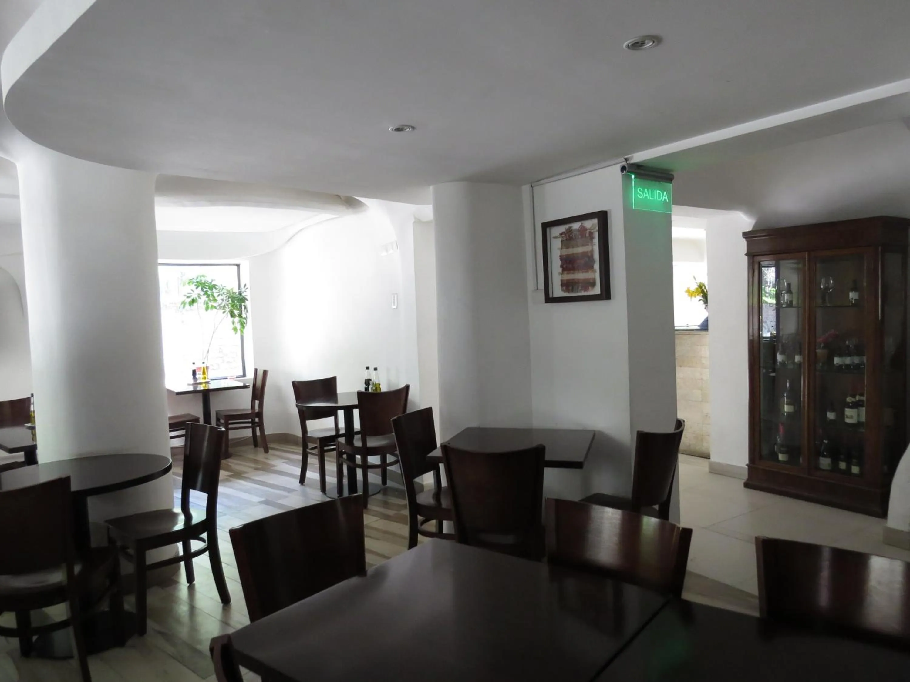 Restaurant/places to eat in Hotel Montecarlo Santiago