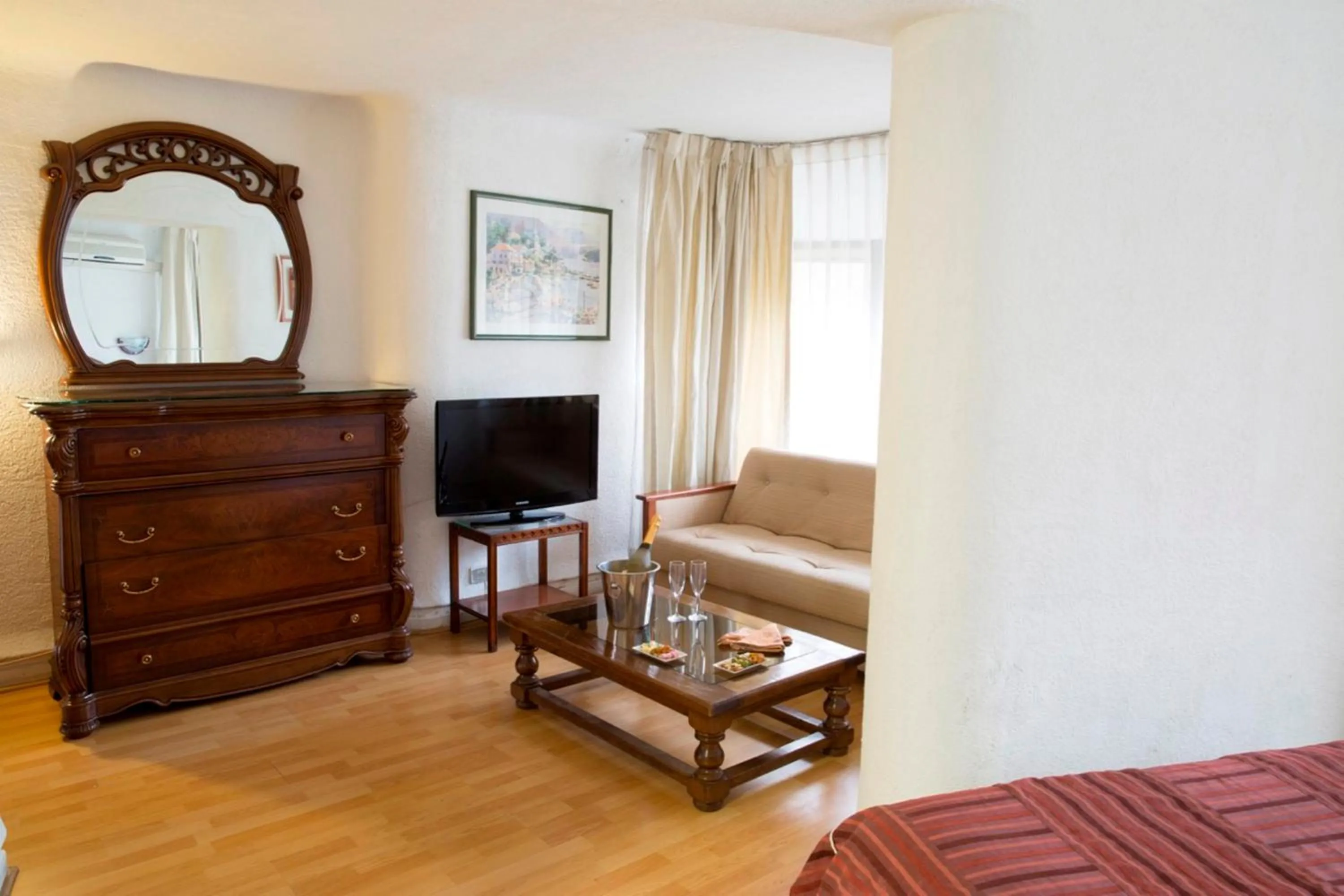 Living room in Hotel Montecarlo Santiago