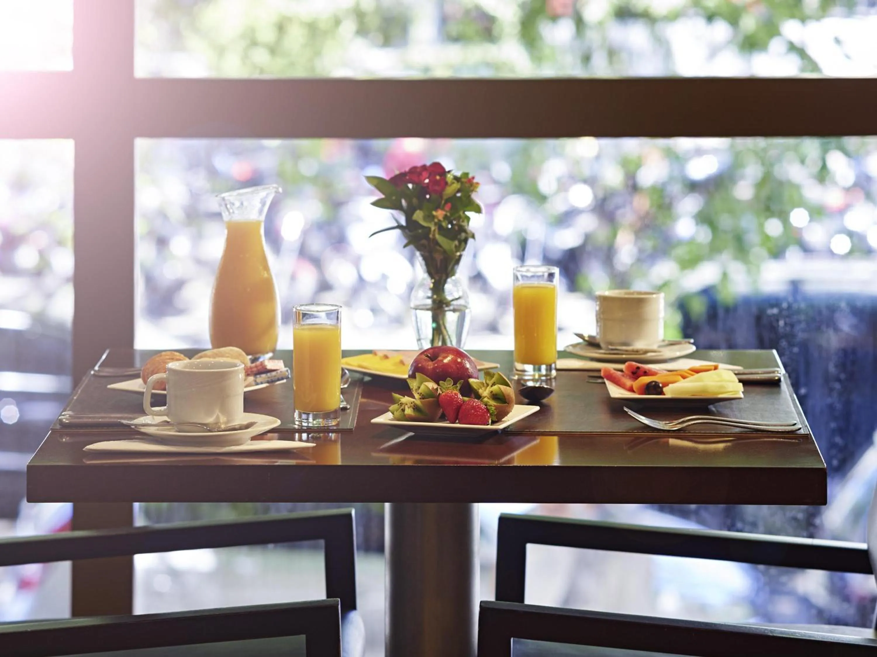 Restaurant/places to eat in Novotel RJ Santos Dumont