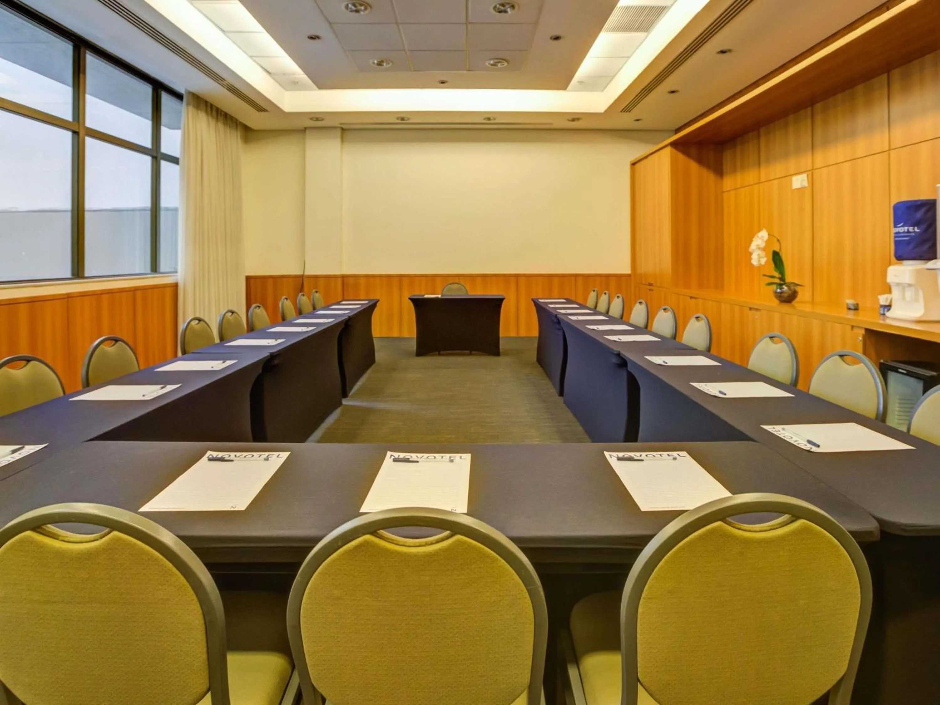 Meeting/conference room in Novotel RJ Santos Dumont