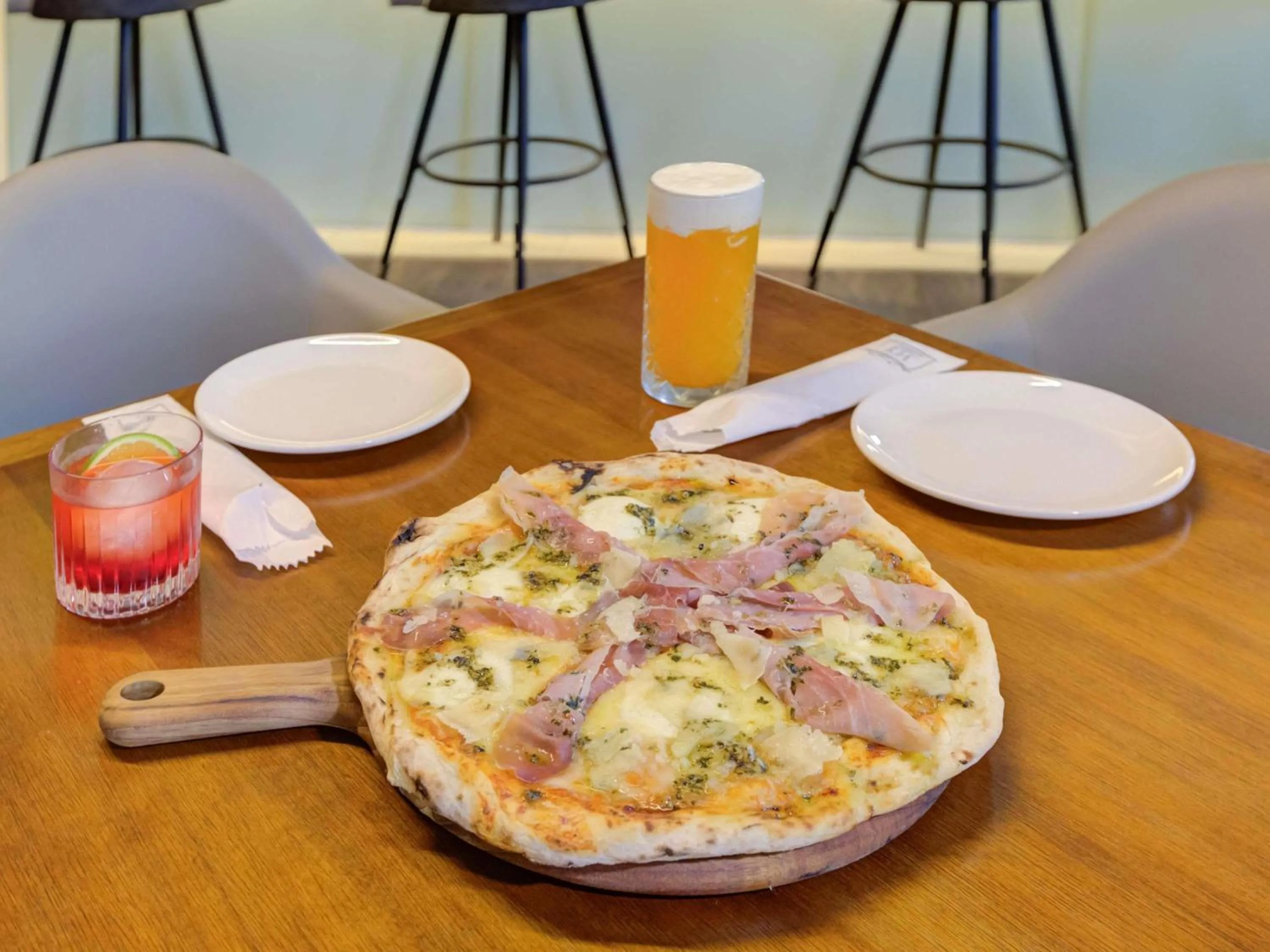 Lounge or bar in Novotel RJ Santos Dumont