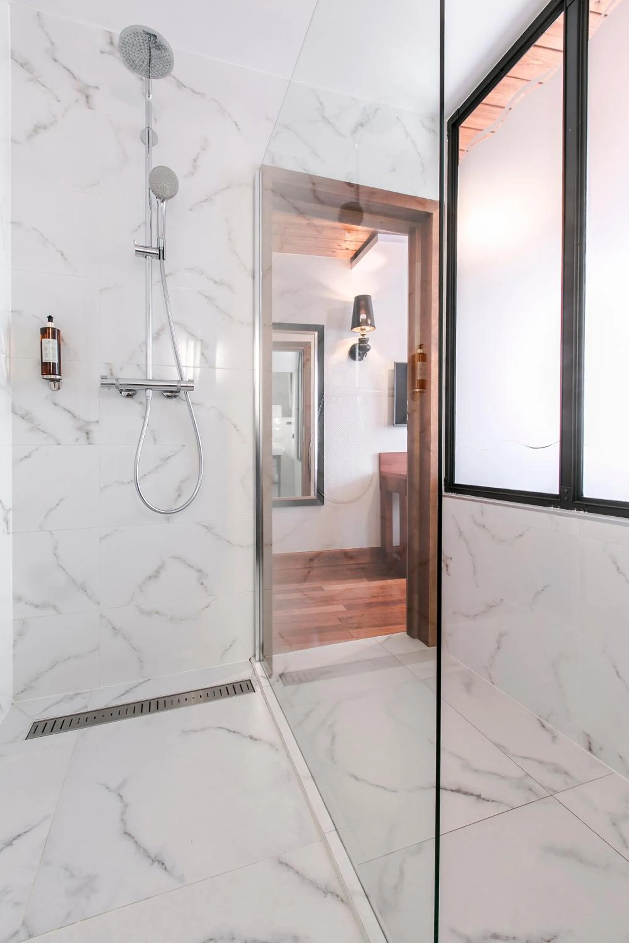 Shower in Apartamenty Chleb i Wino