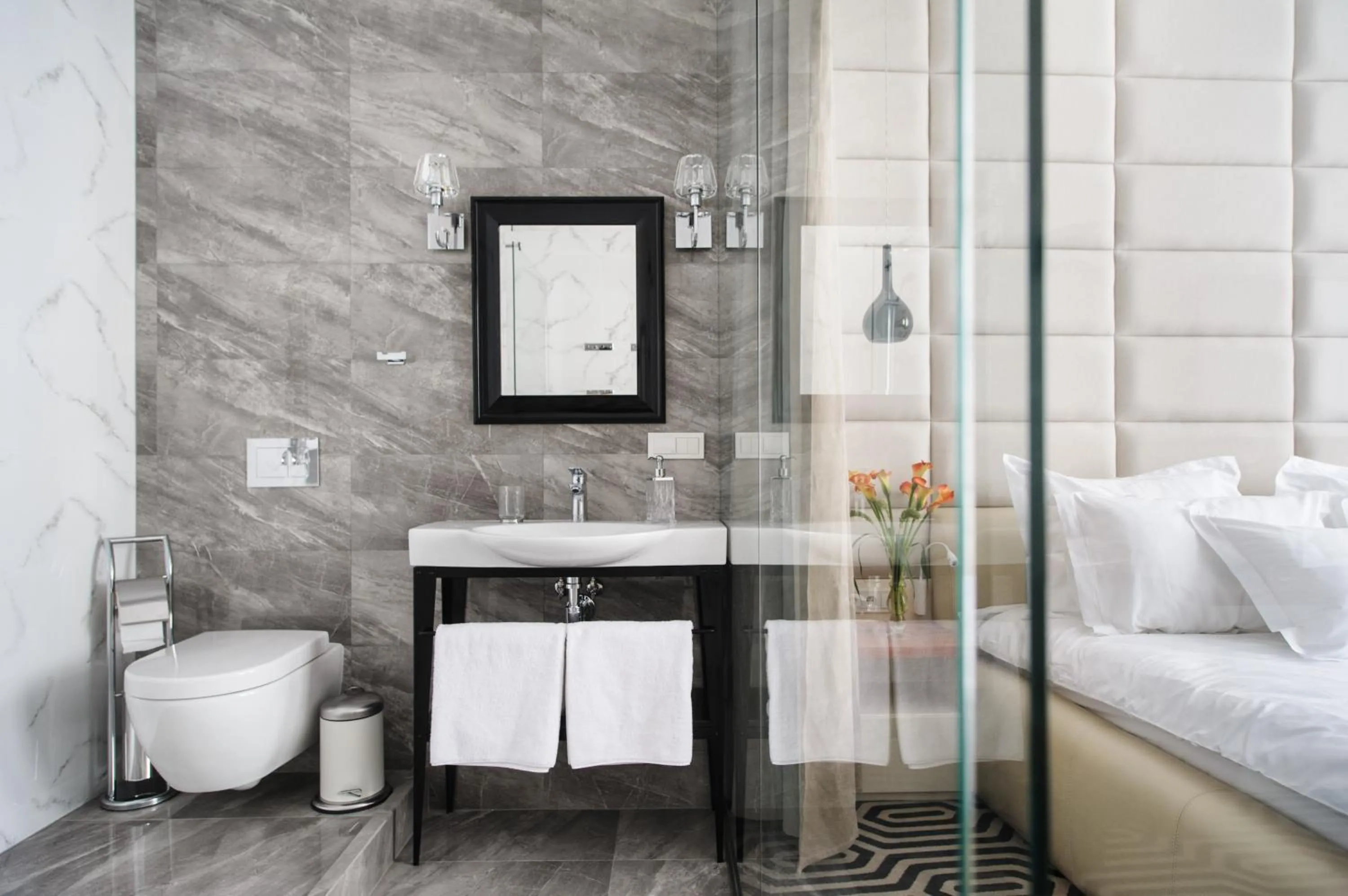 Toilet, Bed in Apartamenty Chleb i Wino