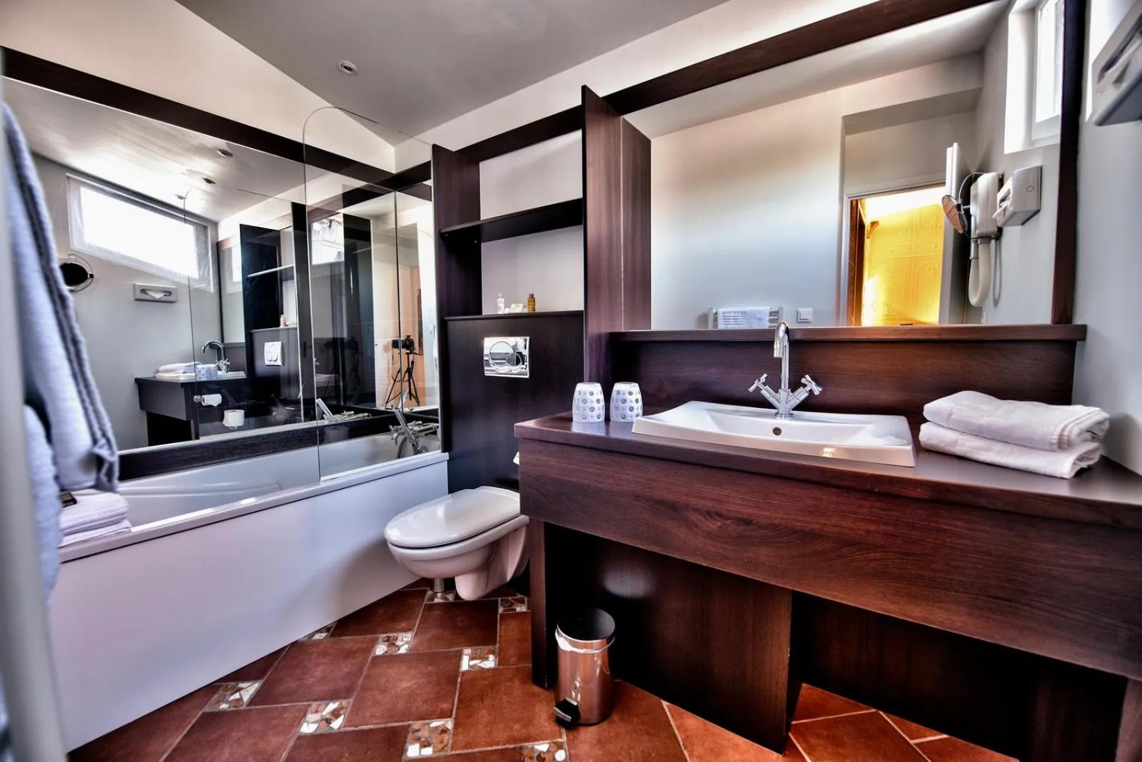 Bathroom in Hôtel des Beaux-Arts Toulouse